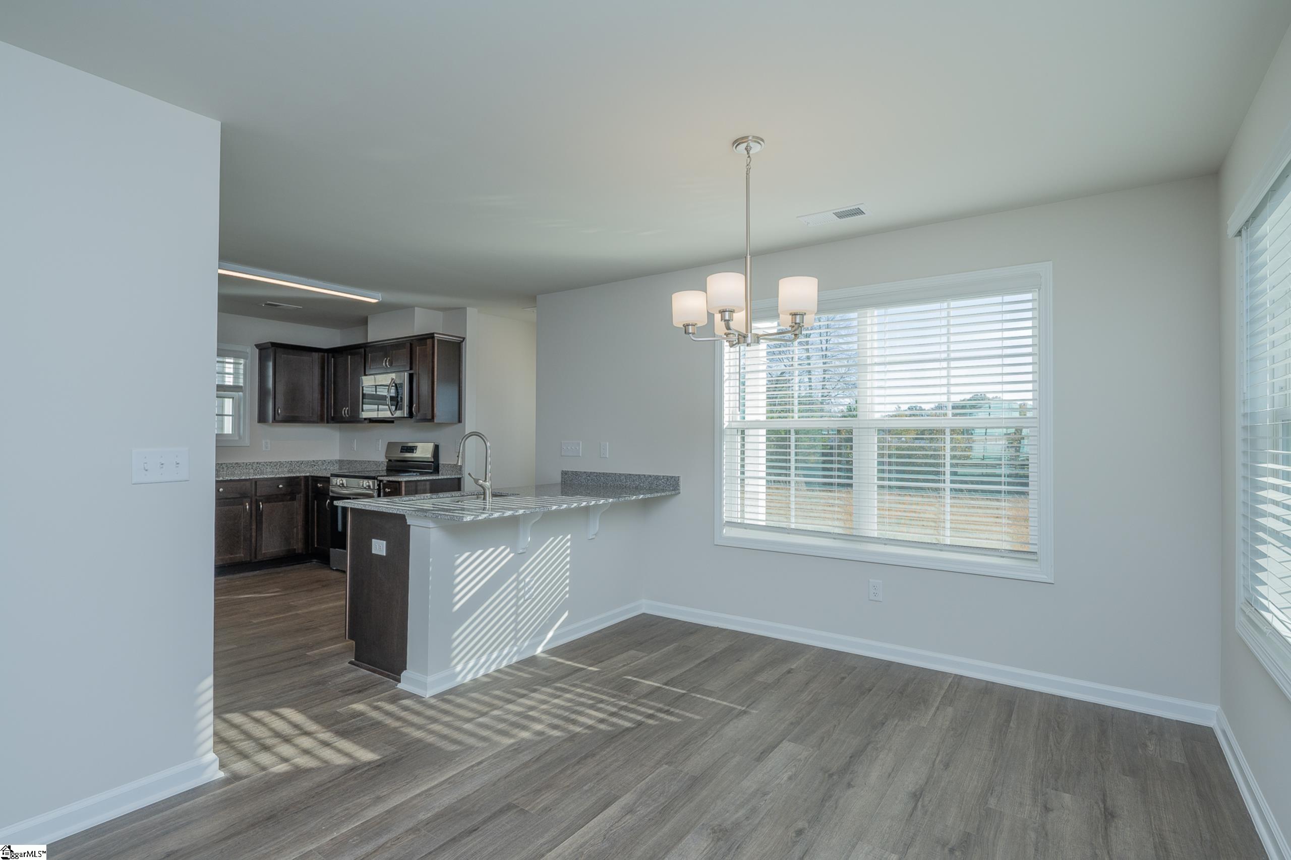 11 Thorndike Way Property Photo 8