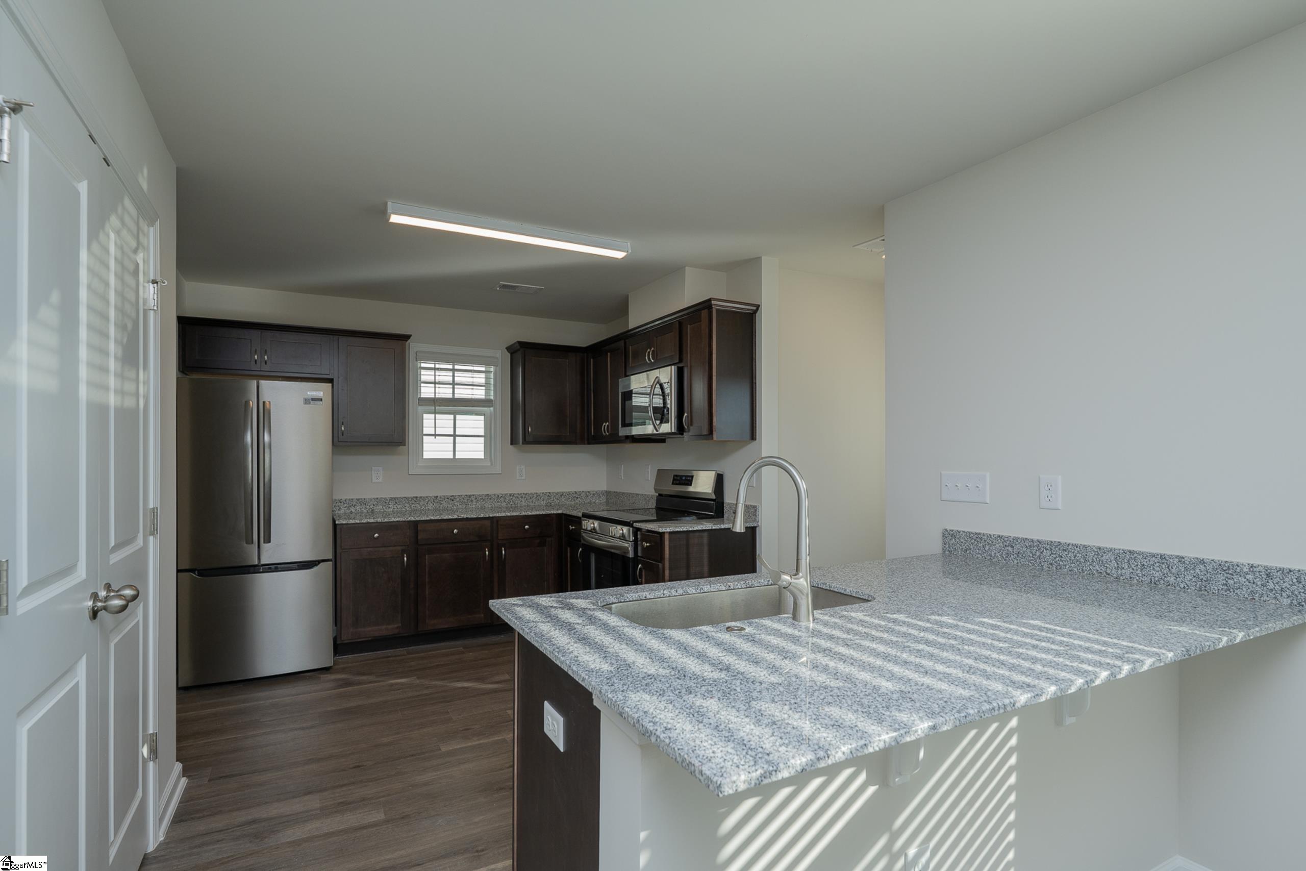 11 Thorndike Way Property Photo 9