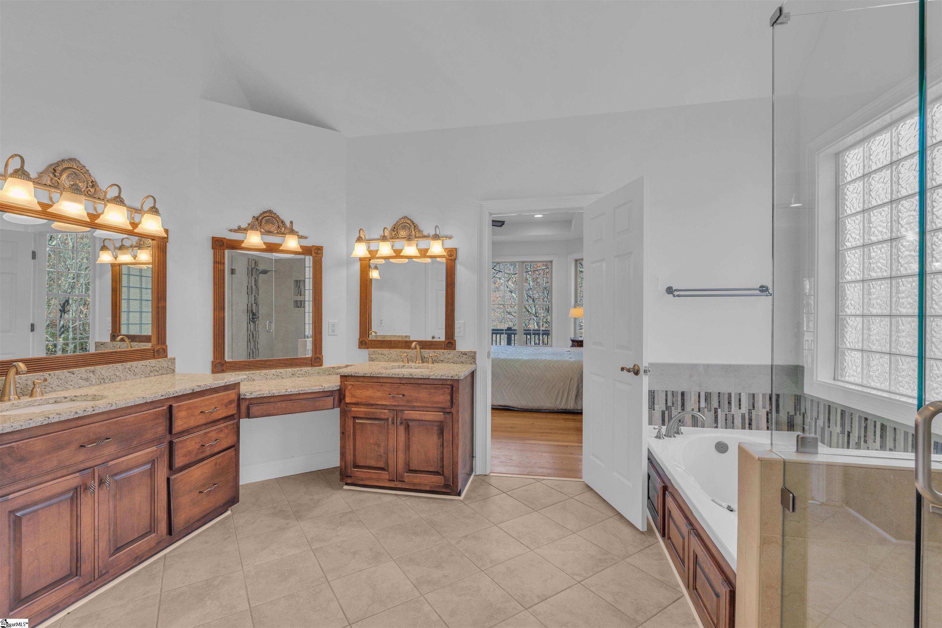 20 Moccasin Flower Trail Property Photo 15