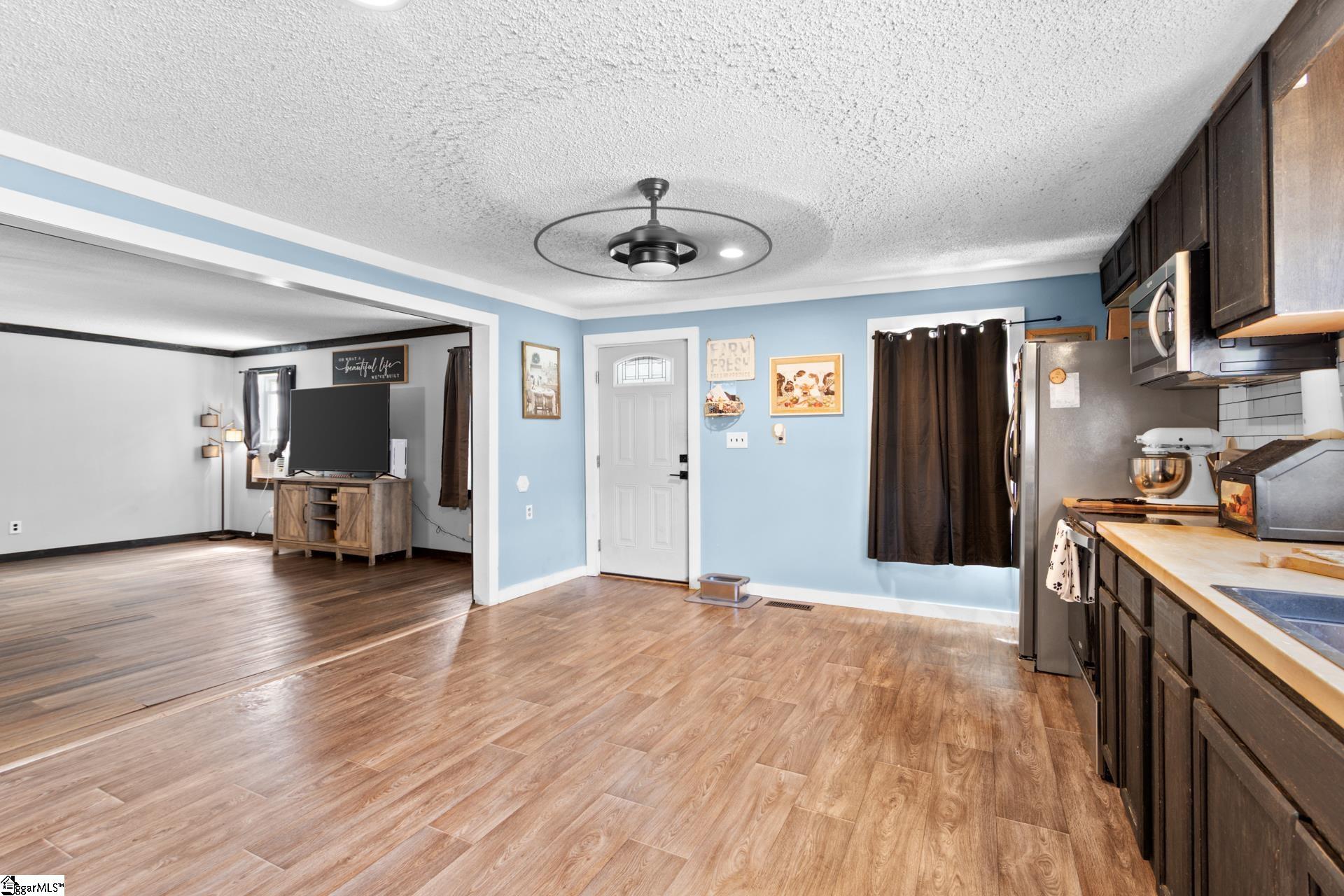 186 Relax Street Property Photo 8