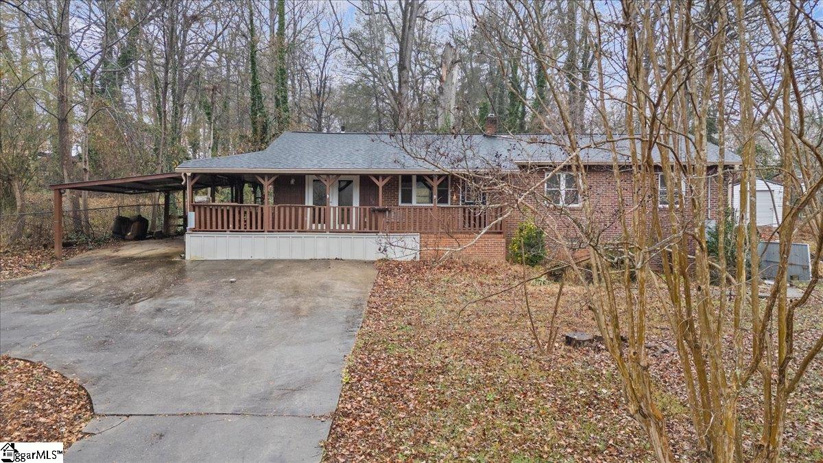 108 Linda Lane Property Photo 3