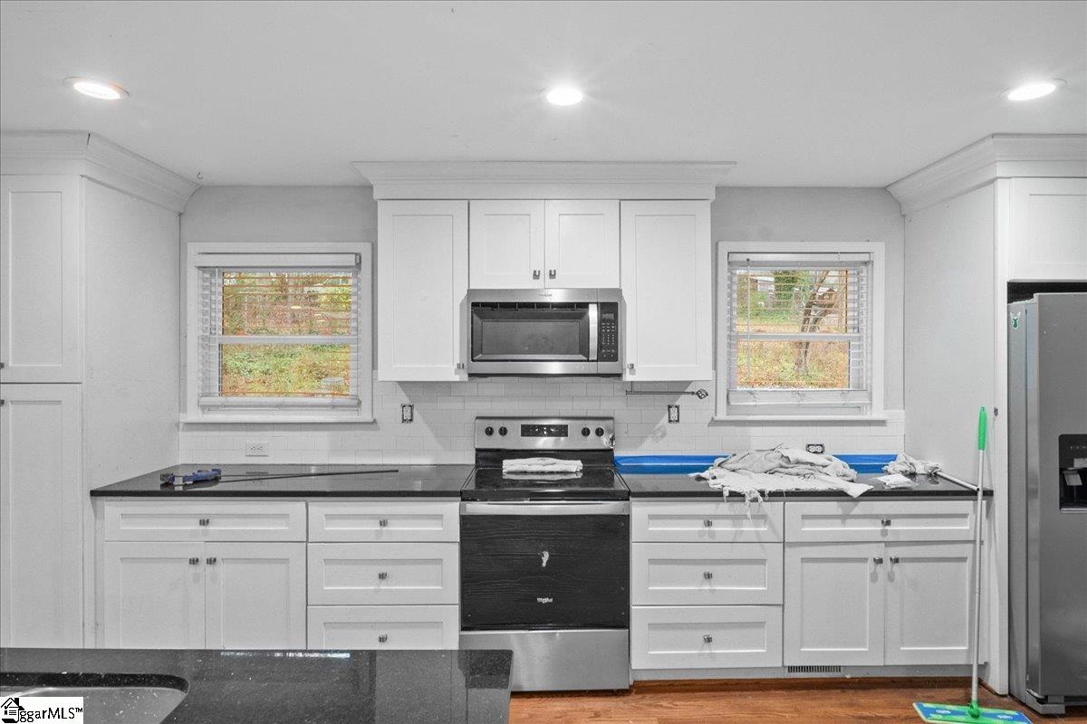 108 Linda Lane Property Photo 6