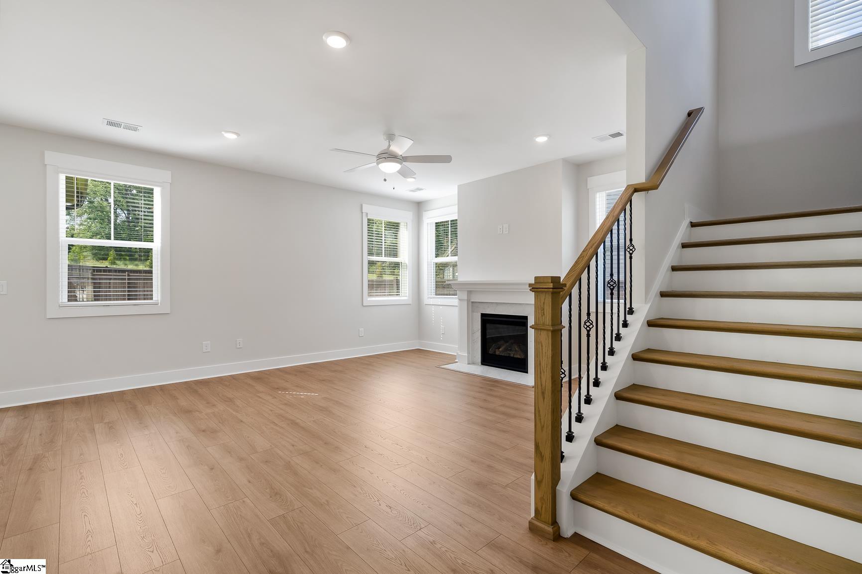 241 Creekside Circle Property Photo 6