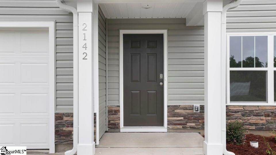 2142 Pierett Circle Property Photo 3