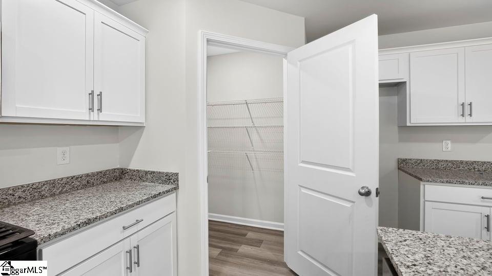 2142 Pierett Circle Property Photo 14