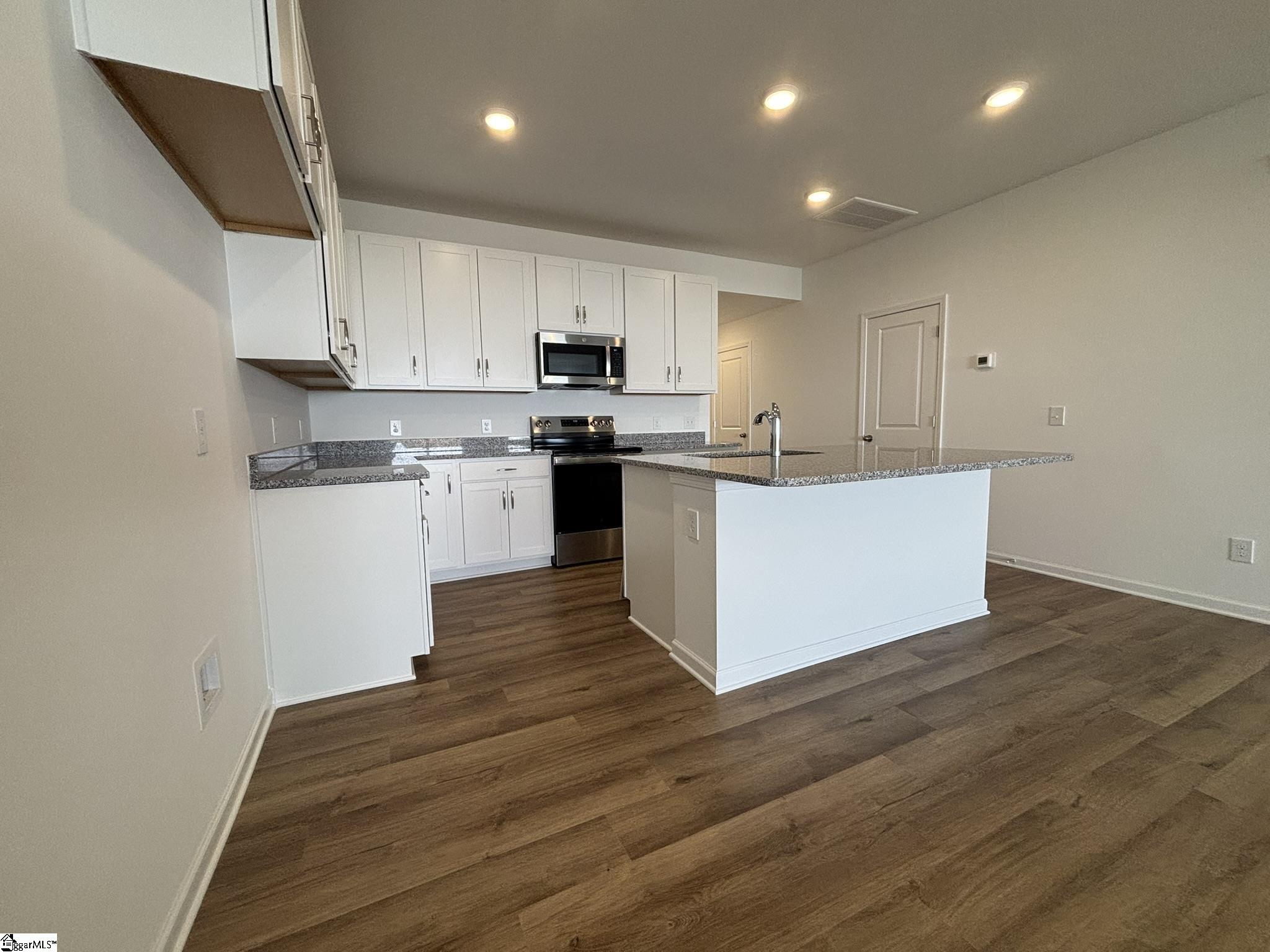 112 Brayden Run Property Photo 3