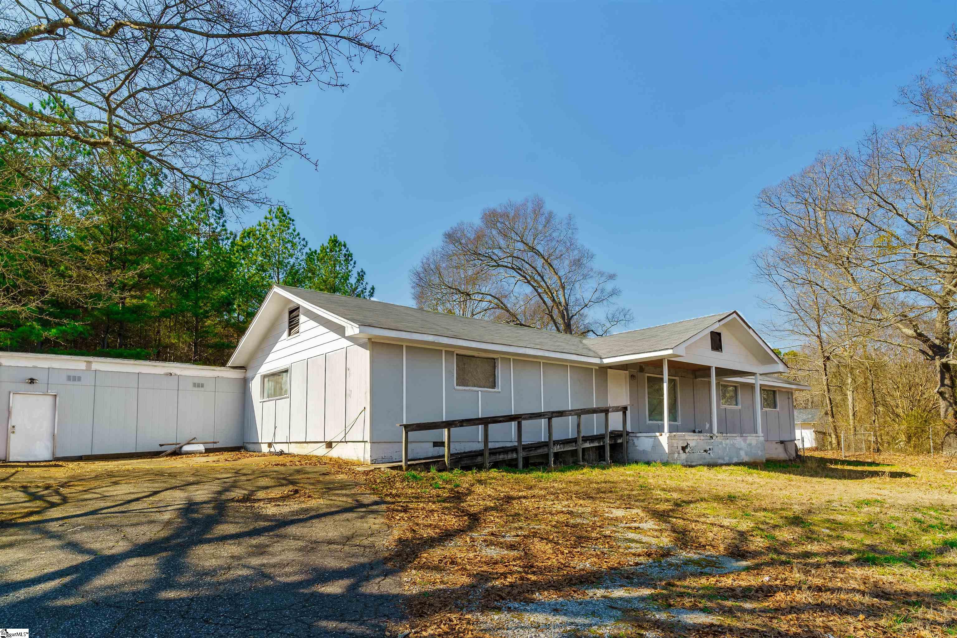 100 Clary Drive Property Photo 2
