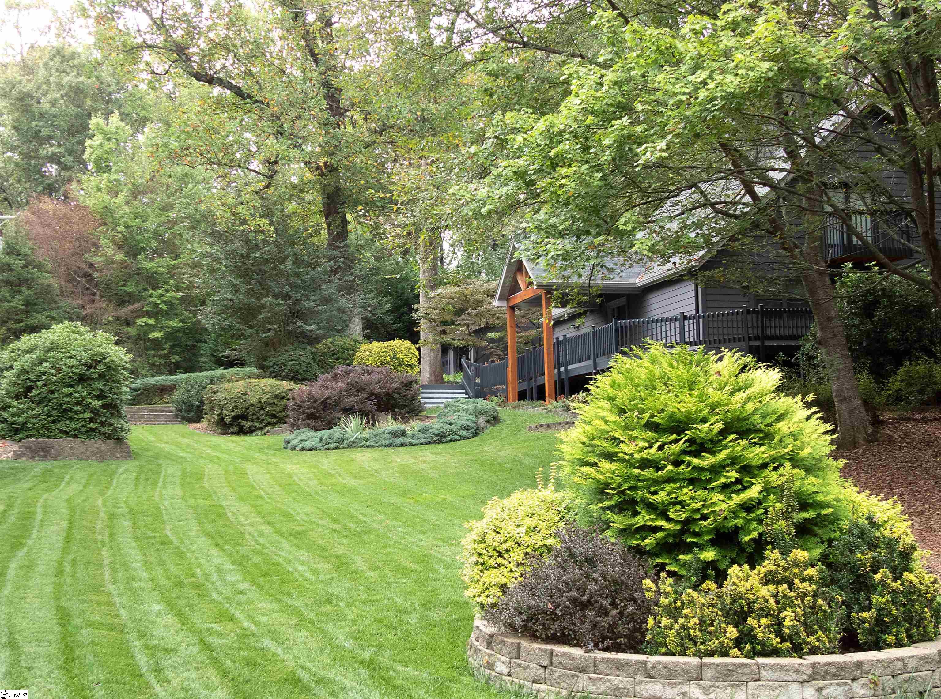 700 Altamont Road Property Photo 3