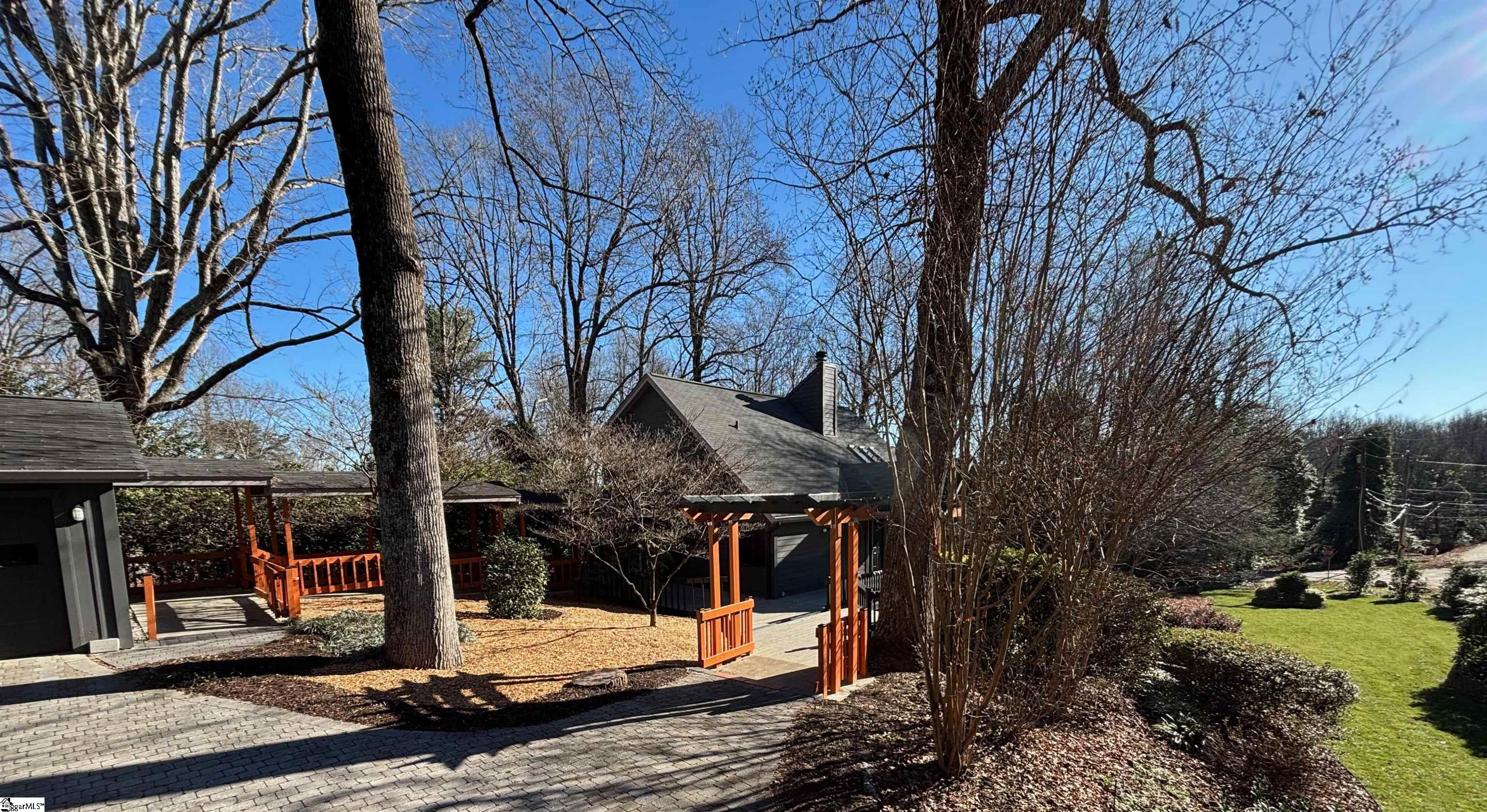 700 Altamont Road Property Photo 11