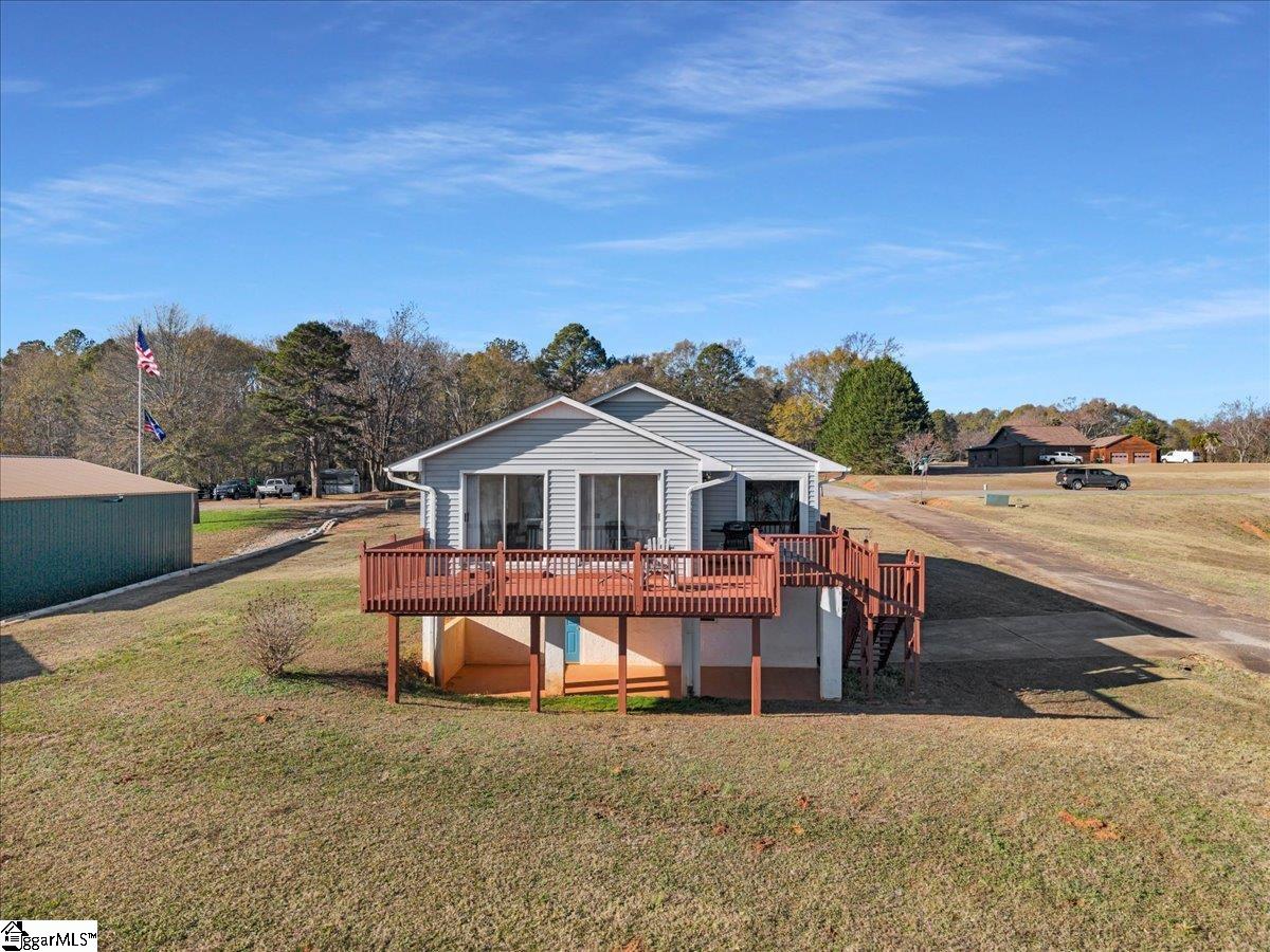 101 Windy Pt S Property Photo 39