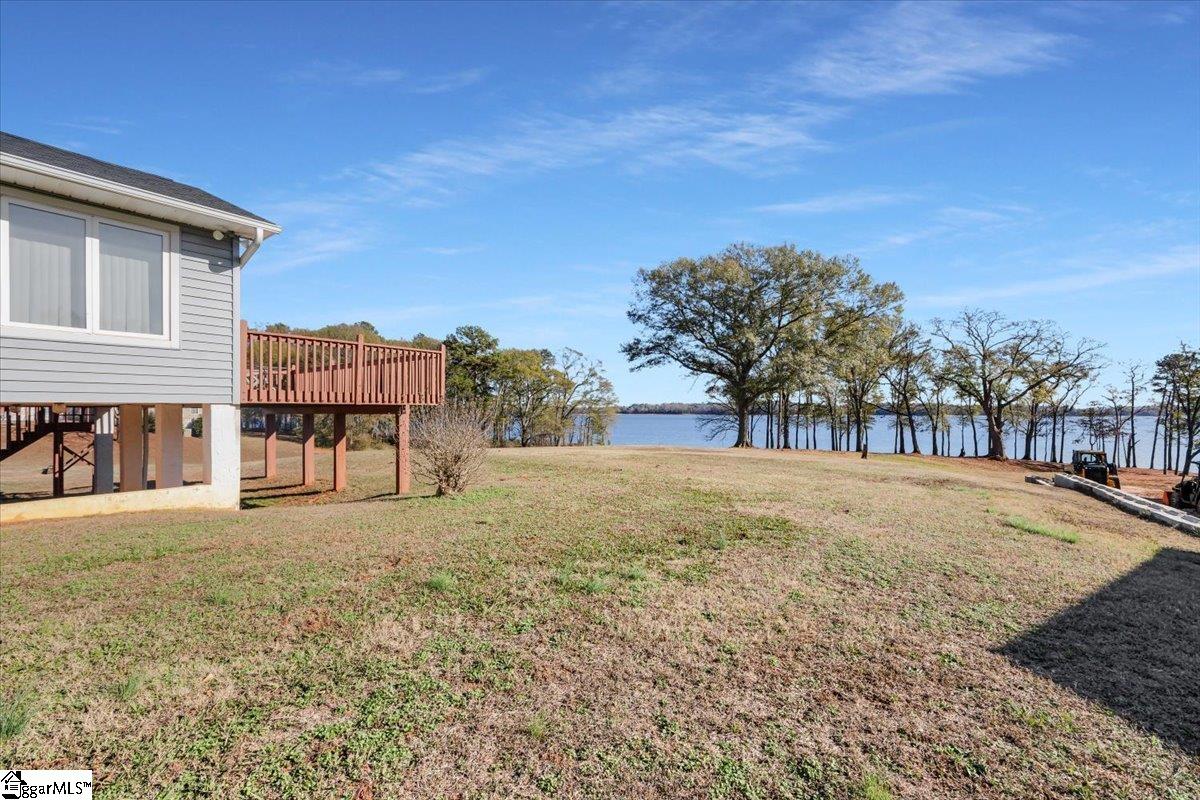 101 Windy Pt S Property Photo 41