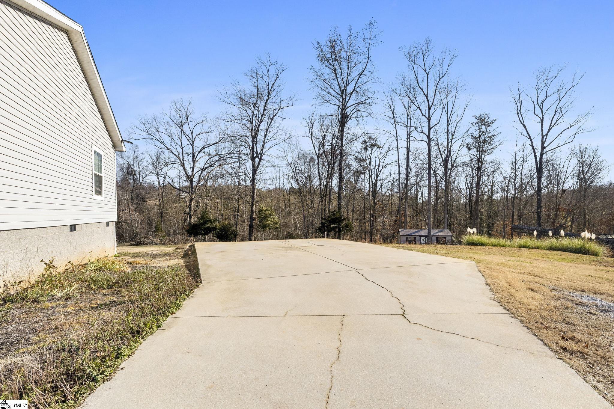 650 Belvue Road Property Photo 4