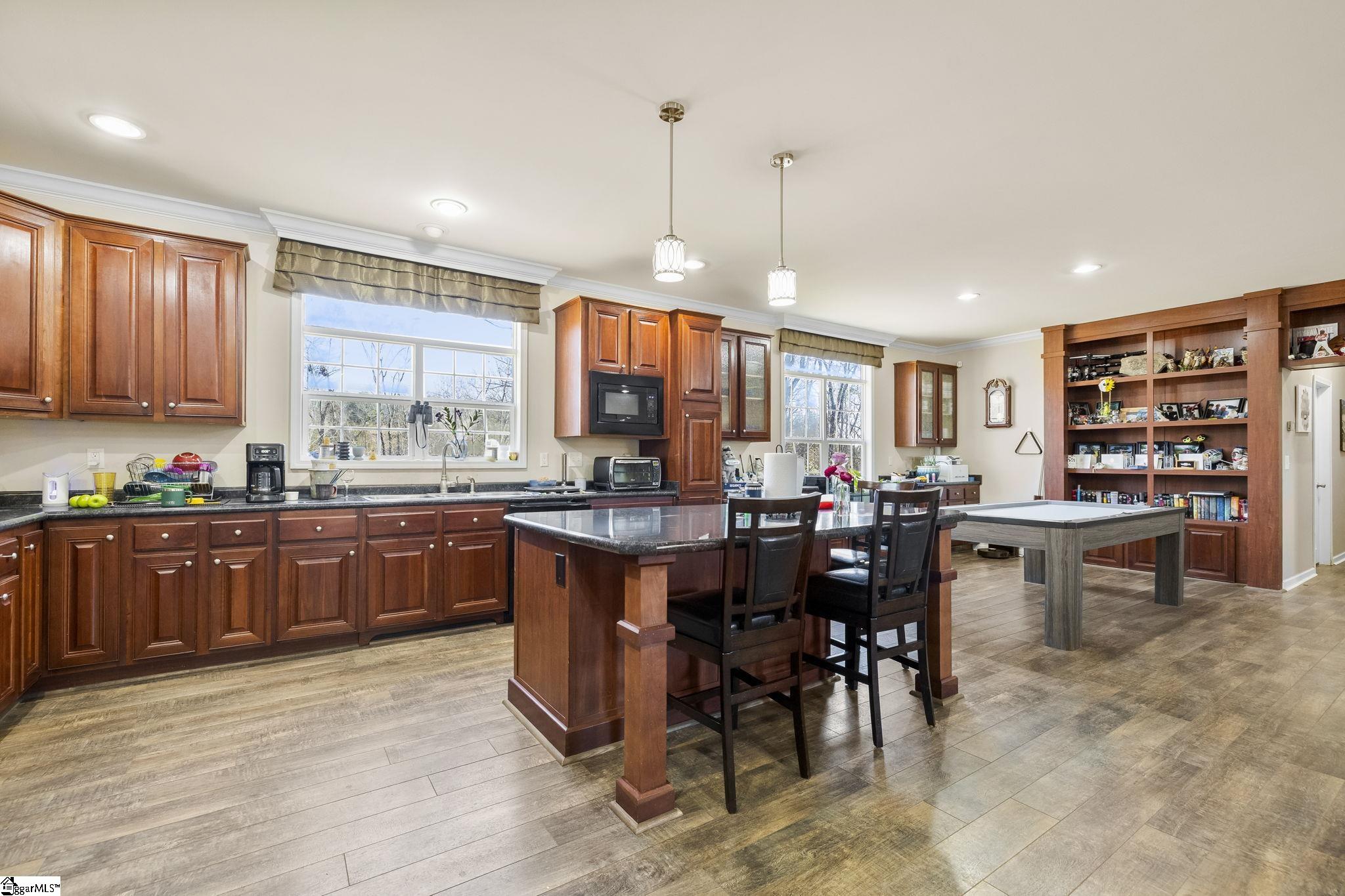 650 Belvue Road Property Photo 11