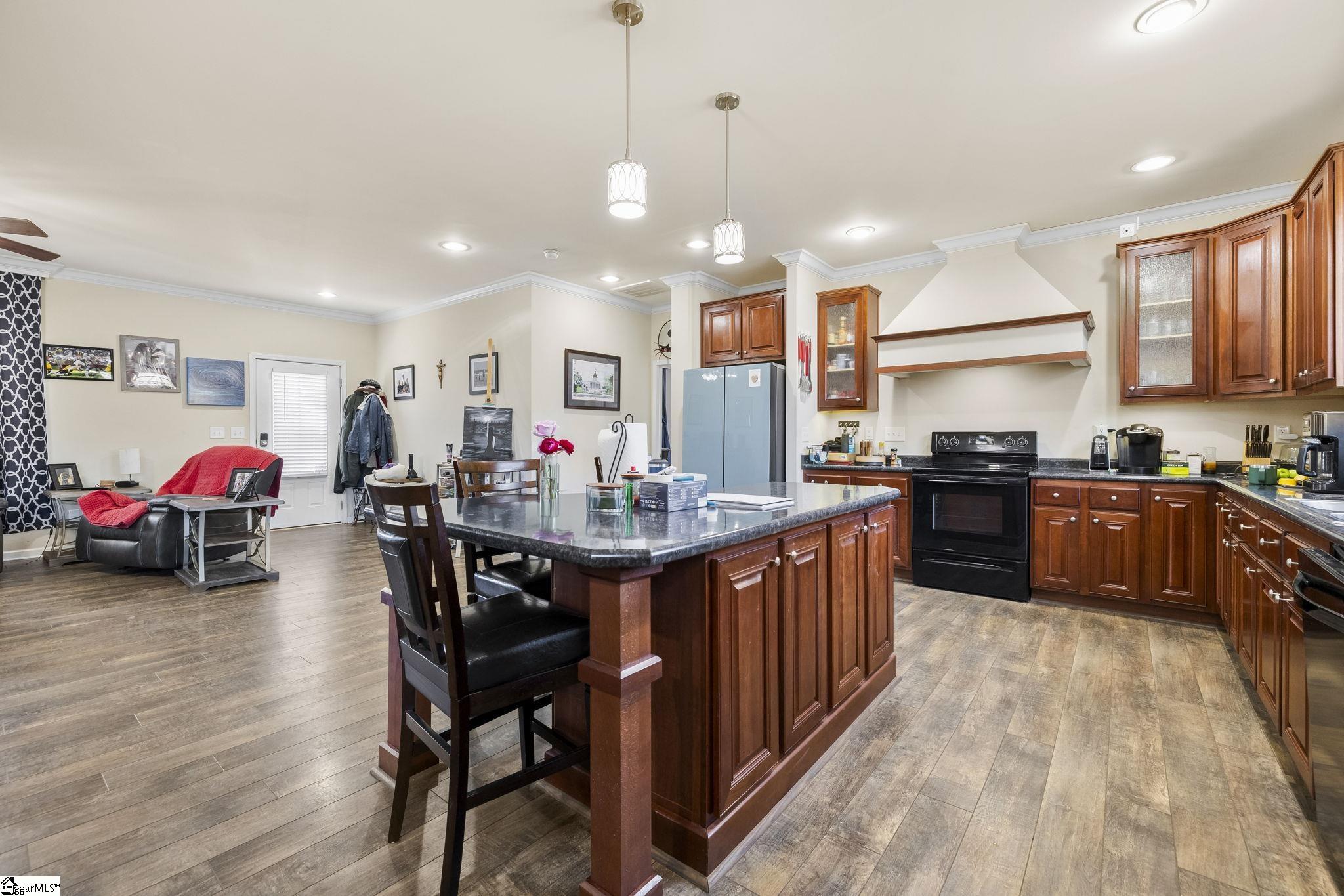 650 Belvue Road Property Photo 12