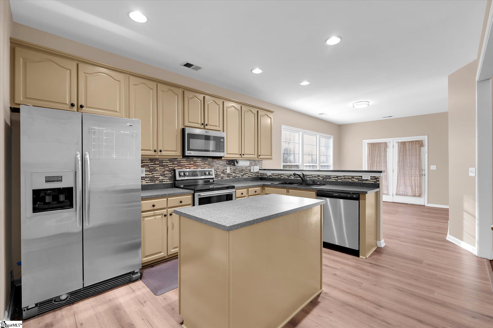 470 Drayton Hall Boulevard Property Photo 11