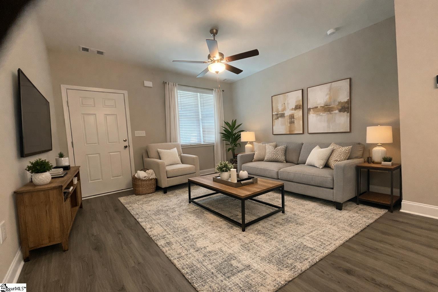 1306 W Bramlett Road Property Photo 2