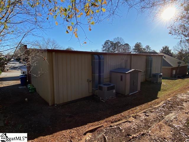16 W Pointe Boulevard Property Photo 2
