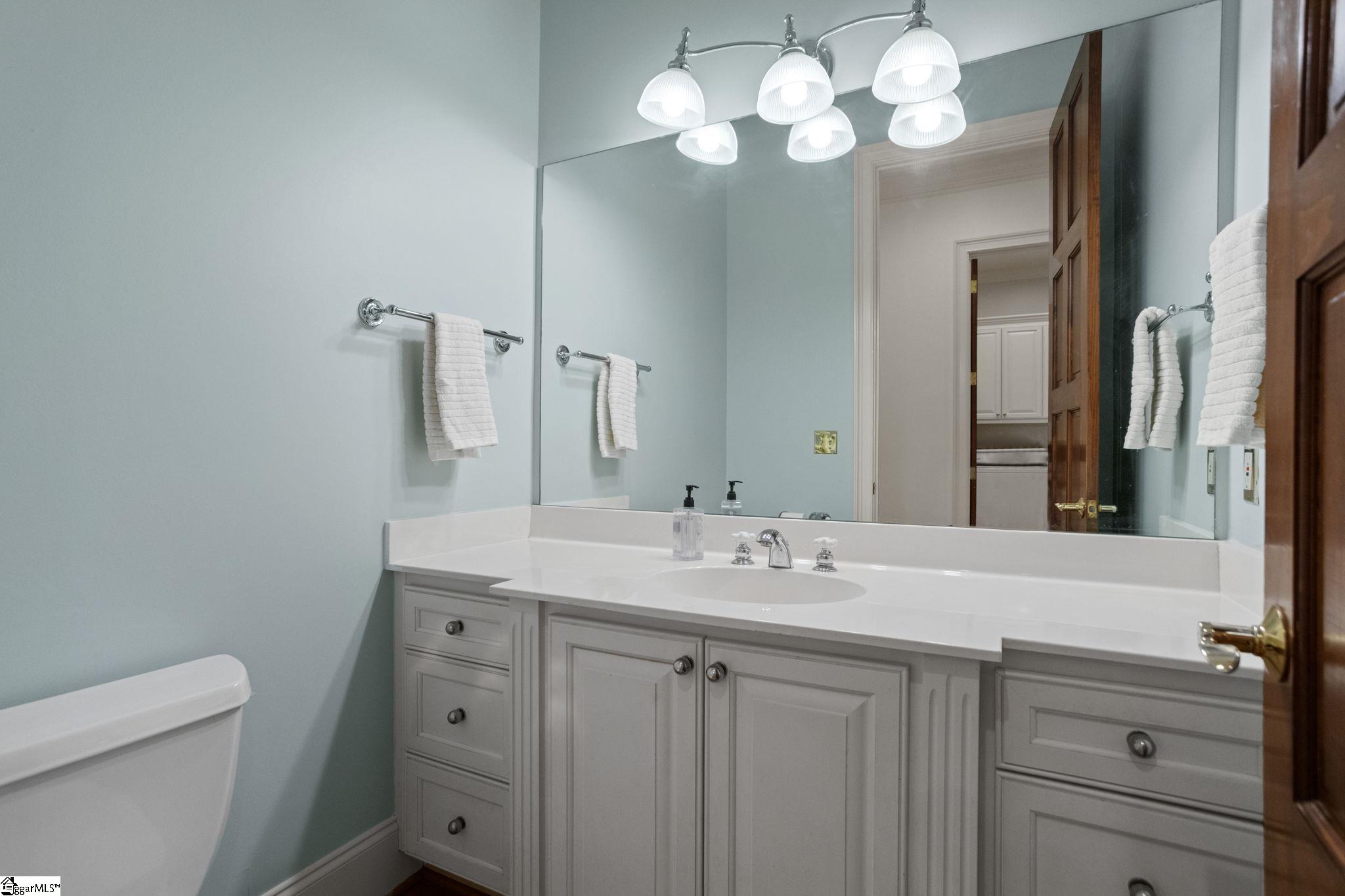 1035 Willis Road Property Photo 22