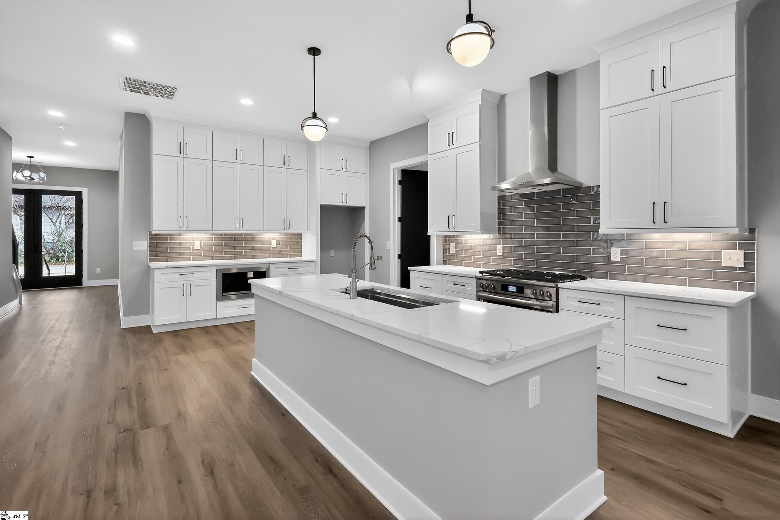 112c Chestnut Street Property Photo 3