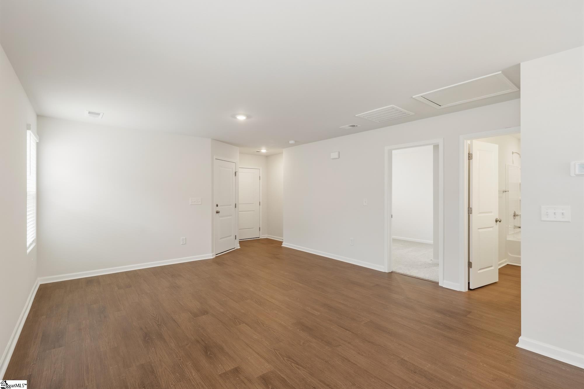 123 Cloverfield Lane Property Photo 3