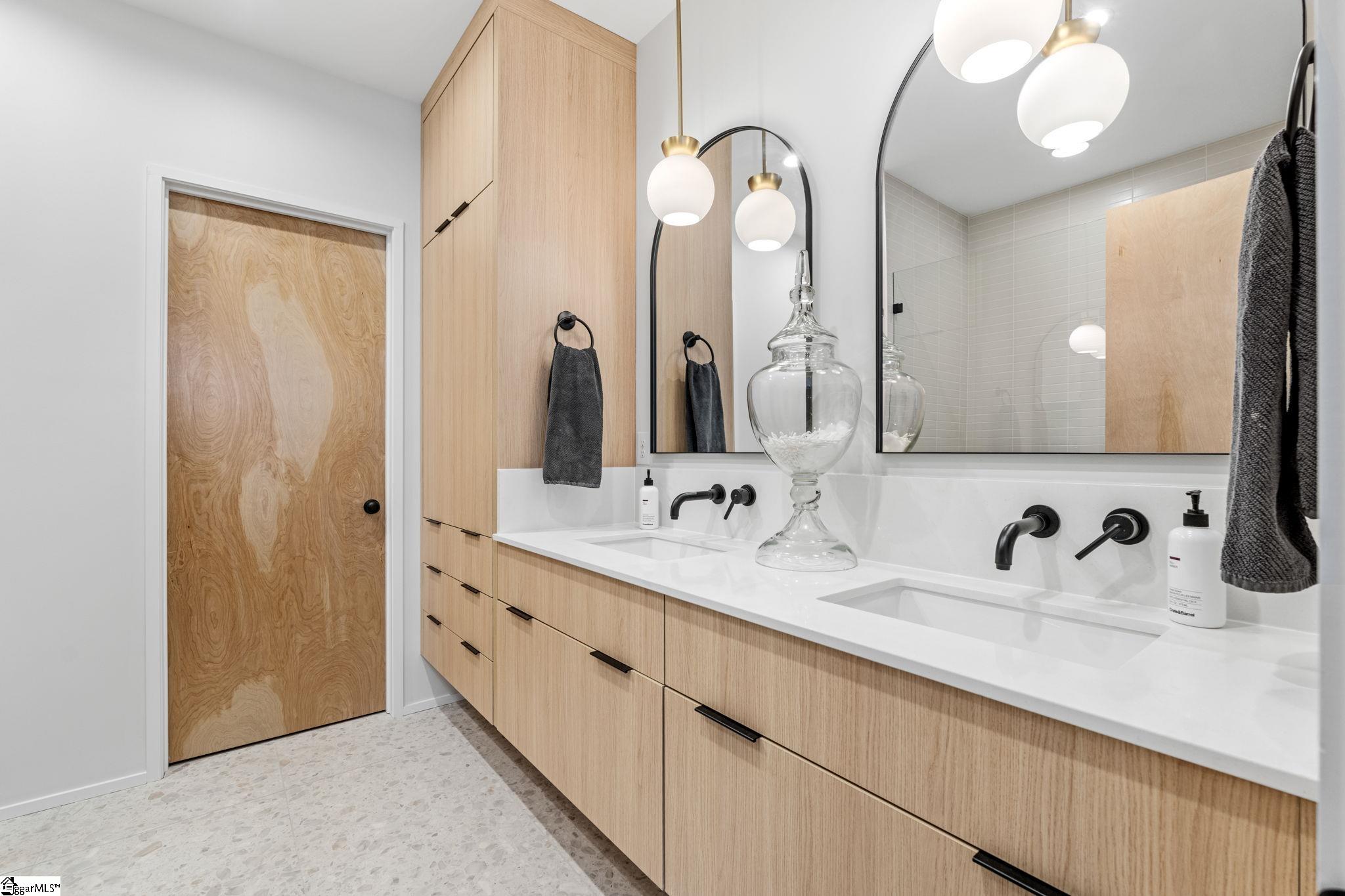 12 Elizabeth Street Property Photo 16