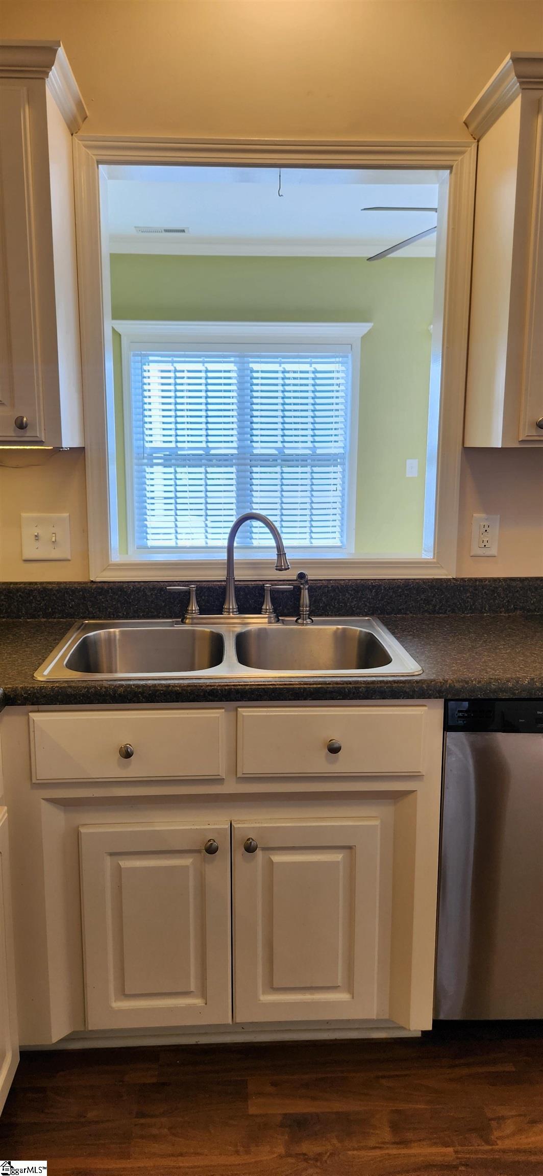 152 Middleton Park Lane Property Photo 5