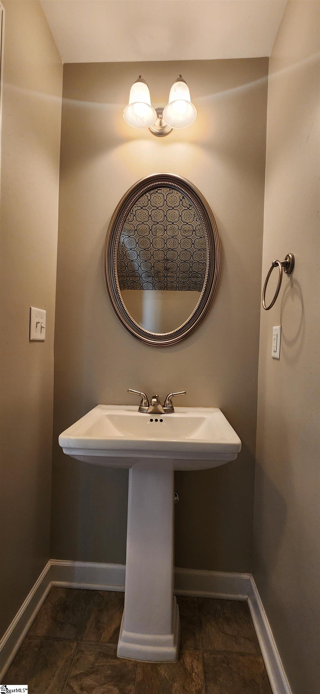 152 Middleton Park Lane Property Photo 6