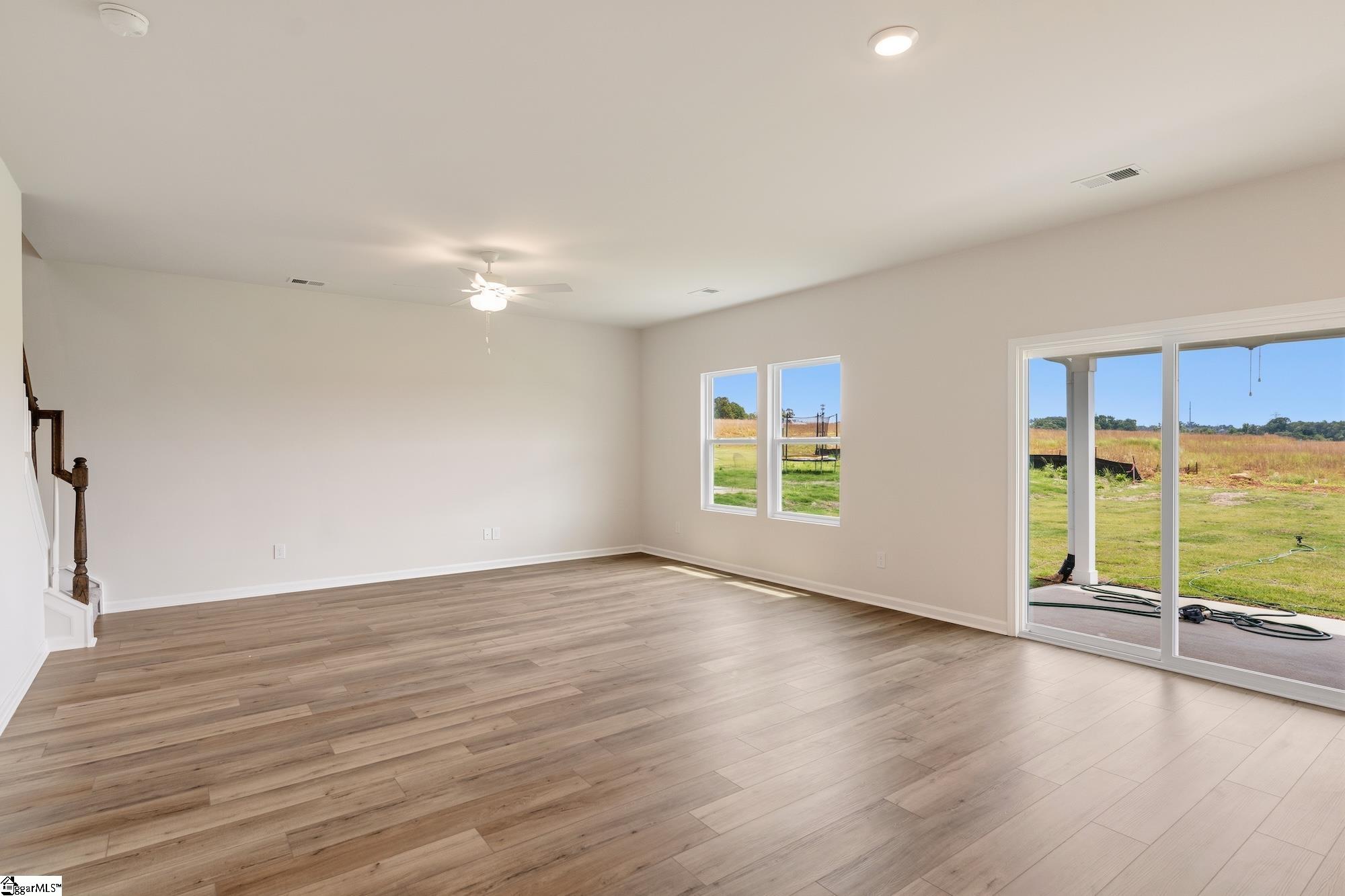 2324 Mill Loop Property Photo 8