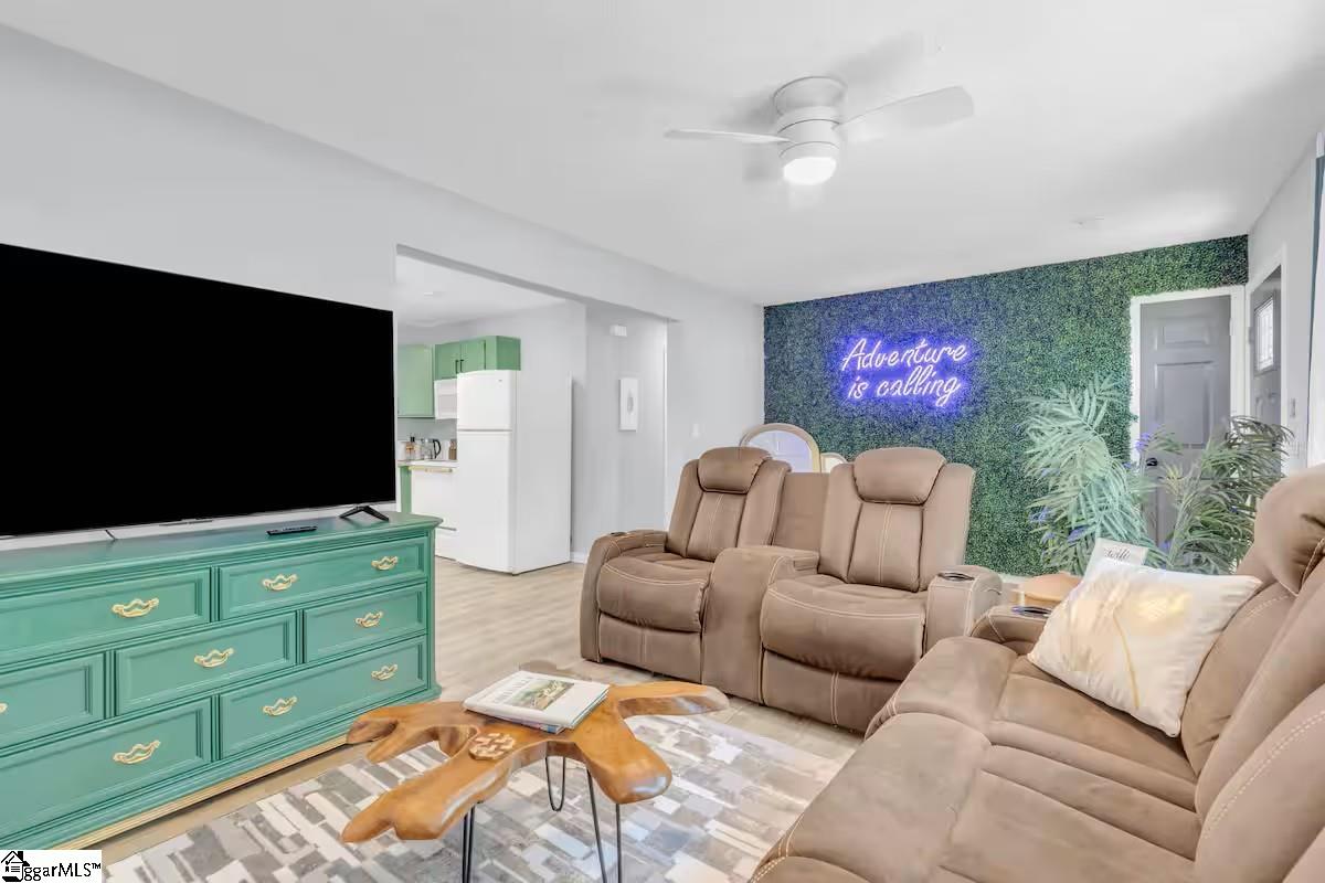 206 West Avenue Property Photo 2