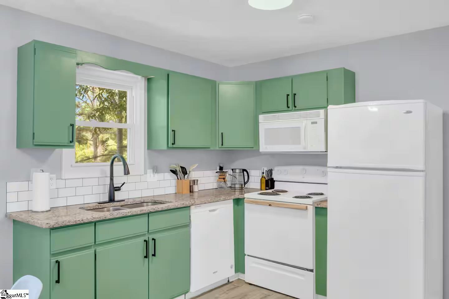 206 West Avenue Property Photo 8