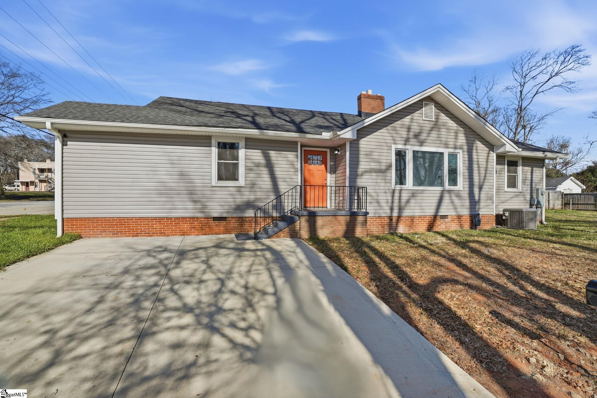 112 E Parker Road Property Photo 1