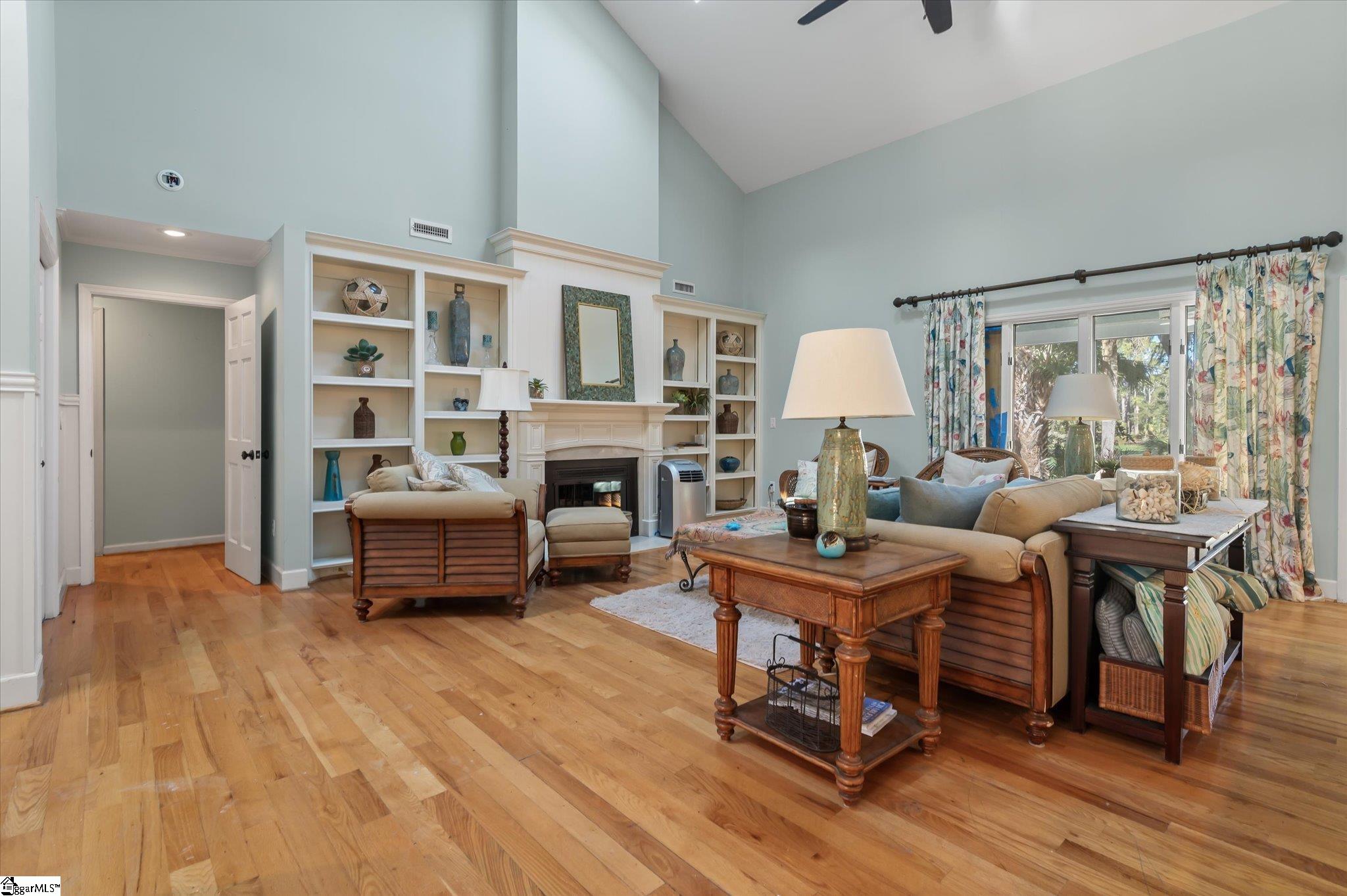 260 Doral Open Property Photo 8