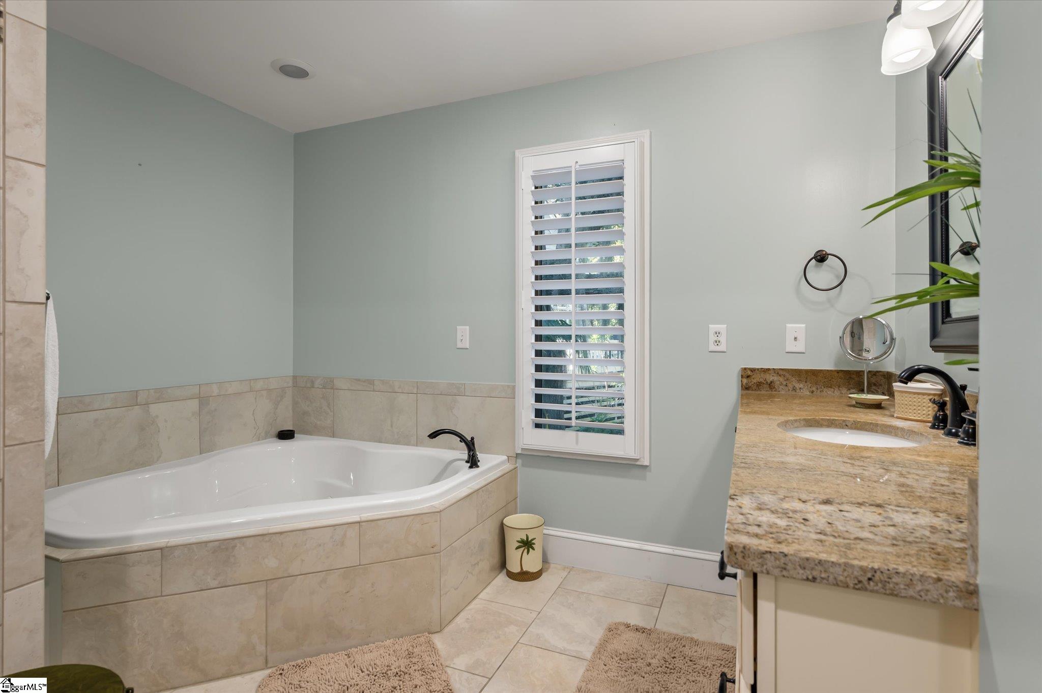 260 Doral Open Property Photo 25
