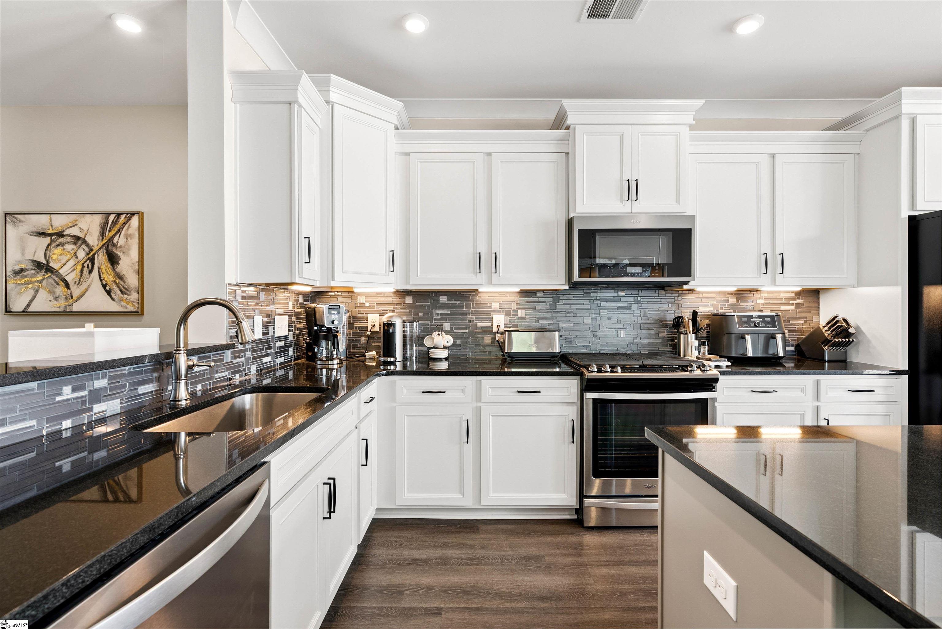 516 Guess Street Property Photo 10