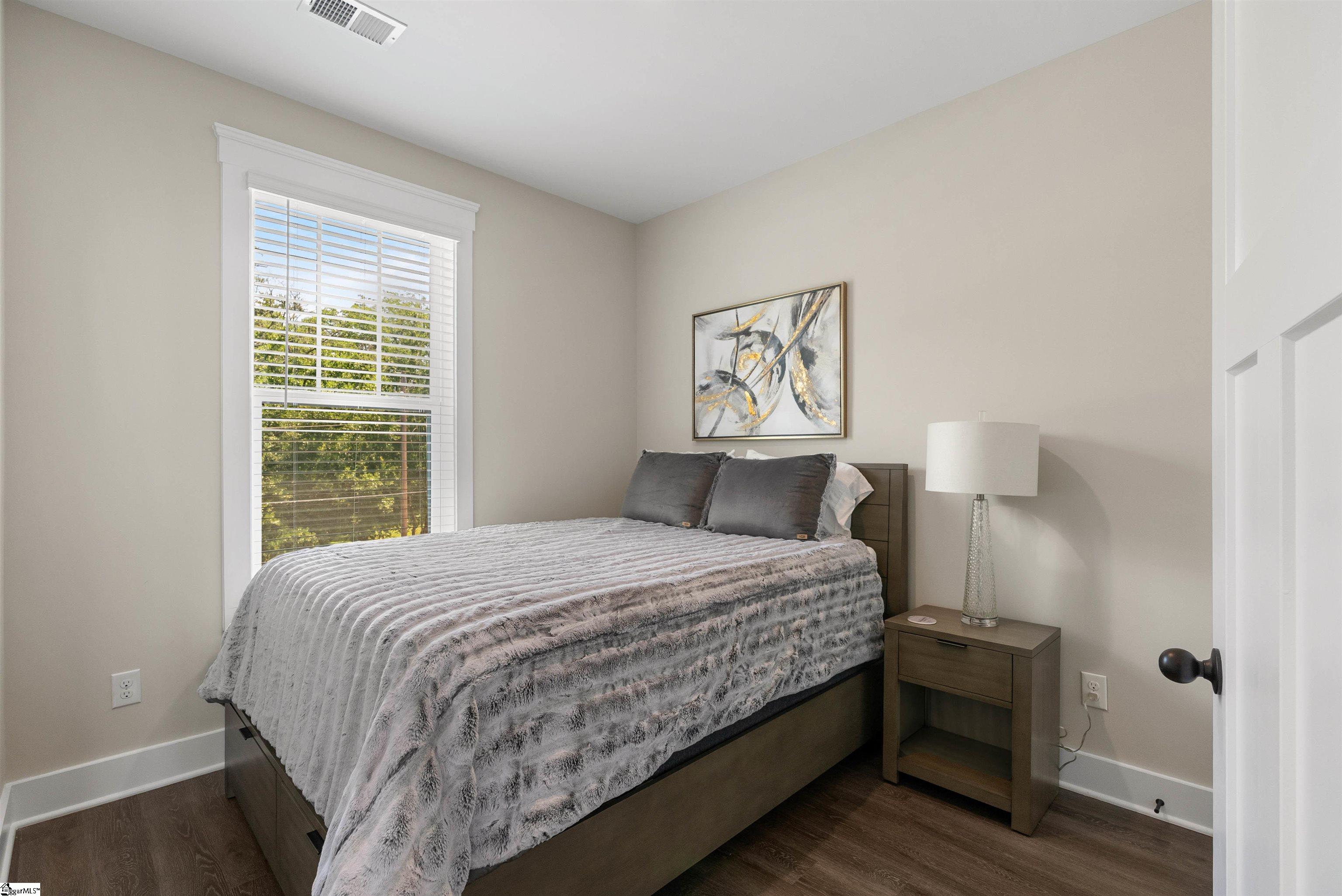 516 Guess Street Property Photo 32