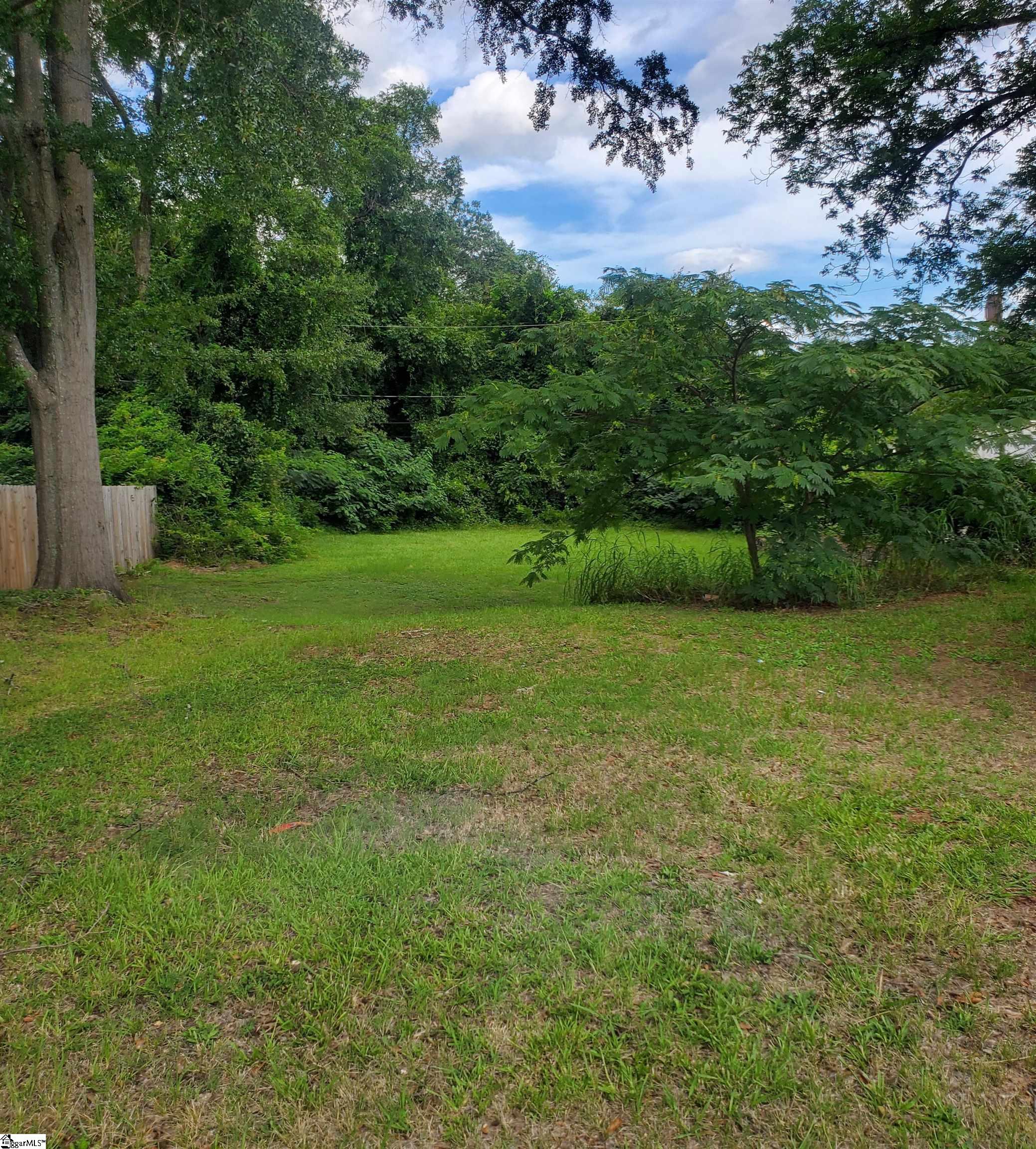 679 S Church Street Property Photo 3