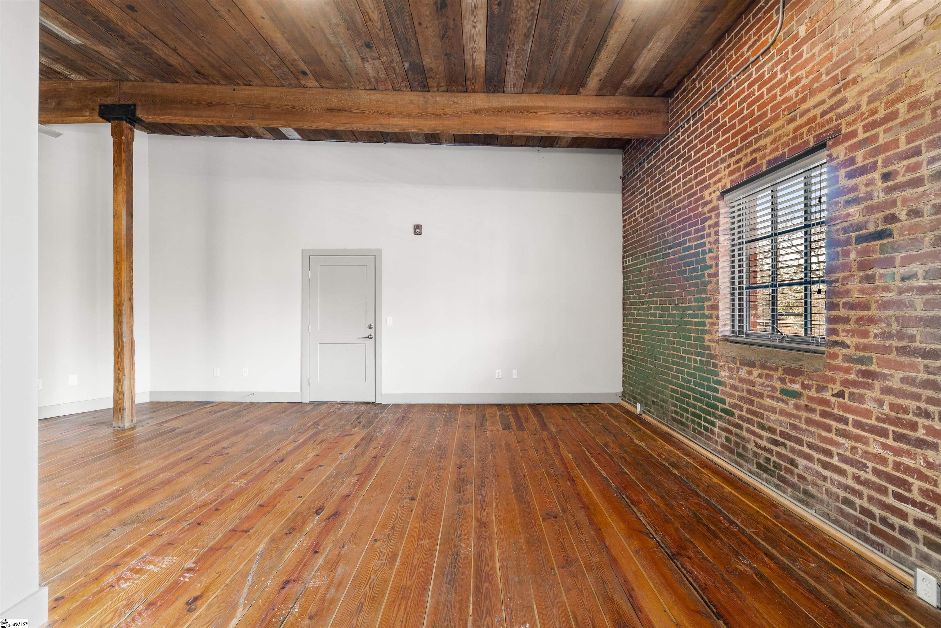 806 Green Avenue Property Photo 10