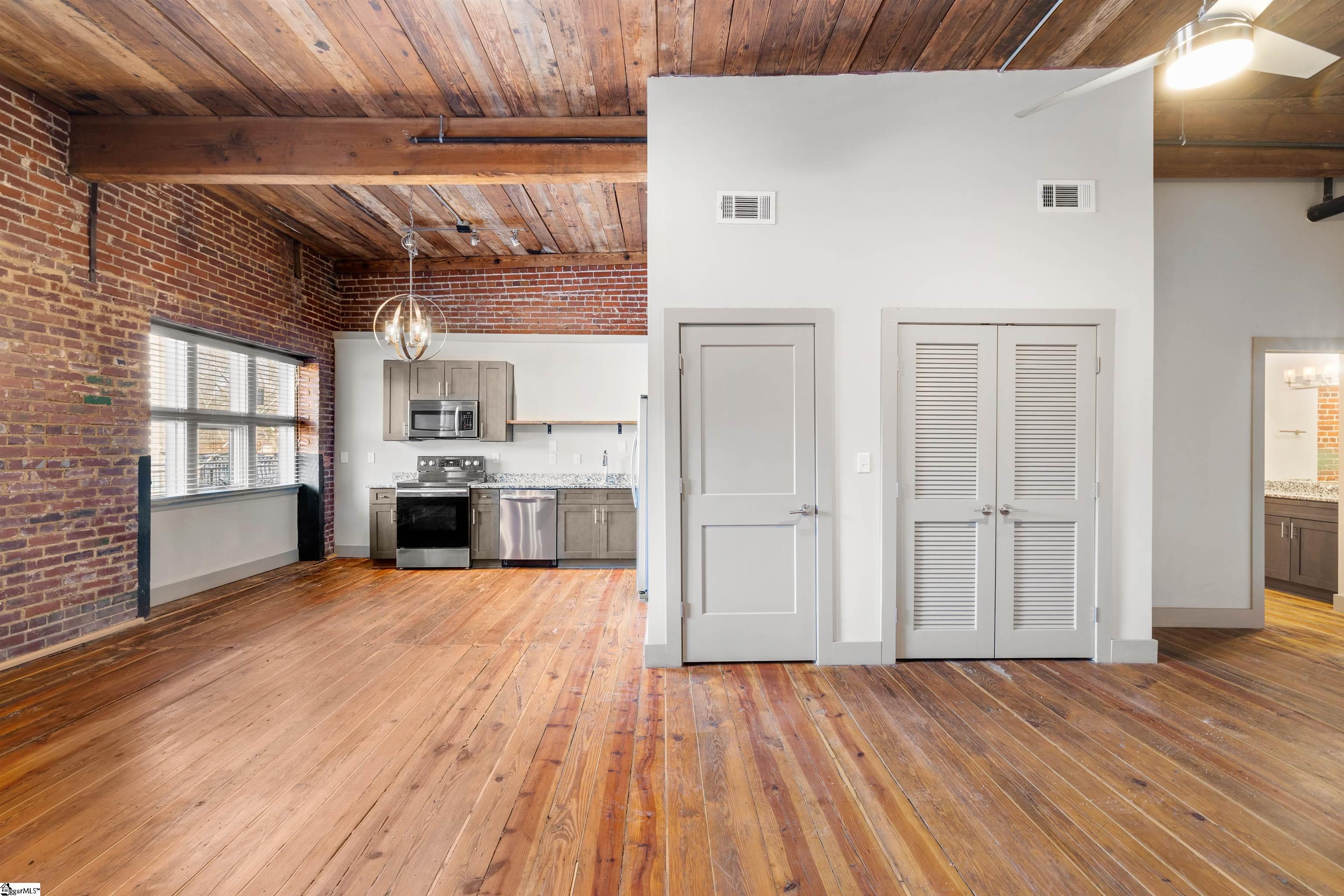 806 Green Avenue Property Photo 14