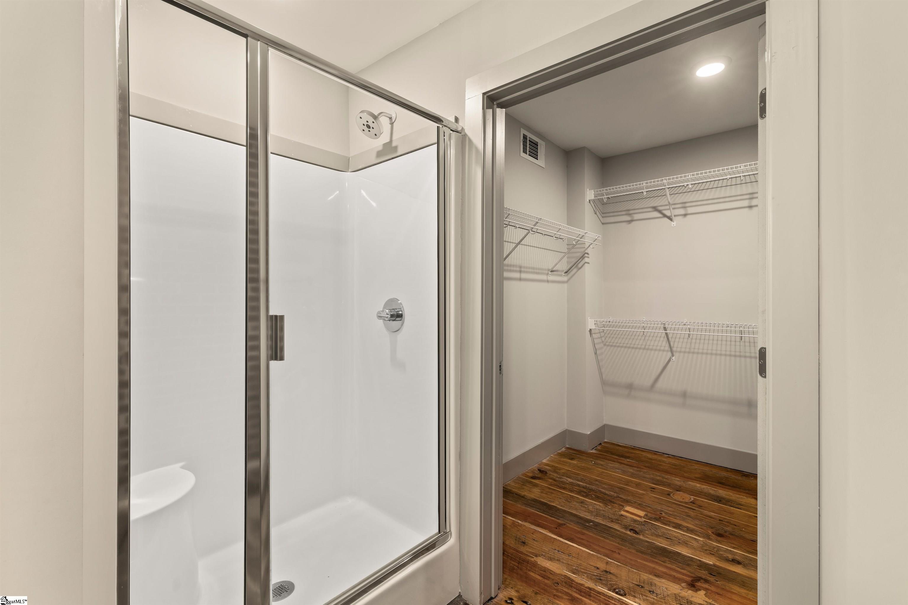 806 Green Avenue Property Photo 16