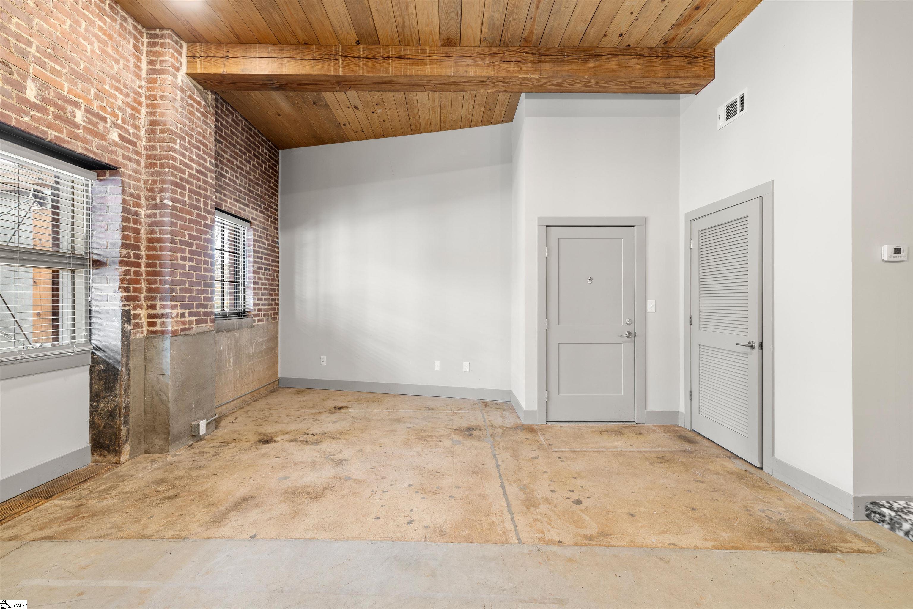 806 Green Avenue Property Photo 8