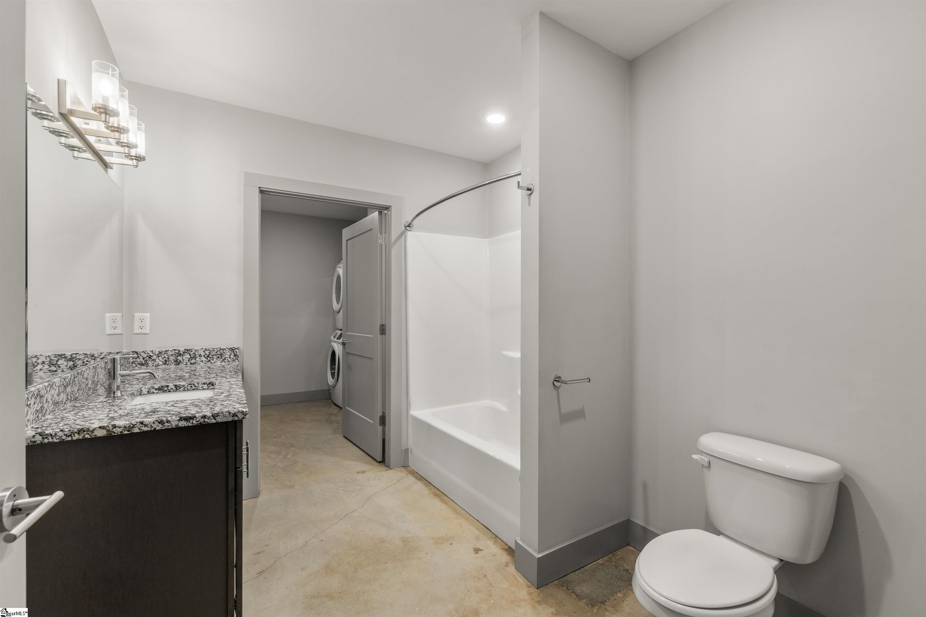 806 Green Avenue Property Photo 14