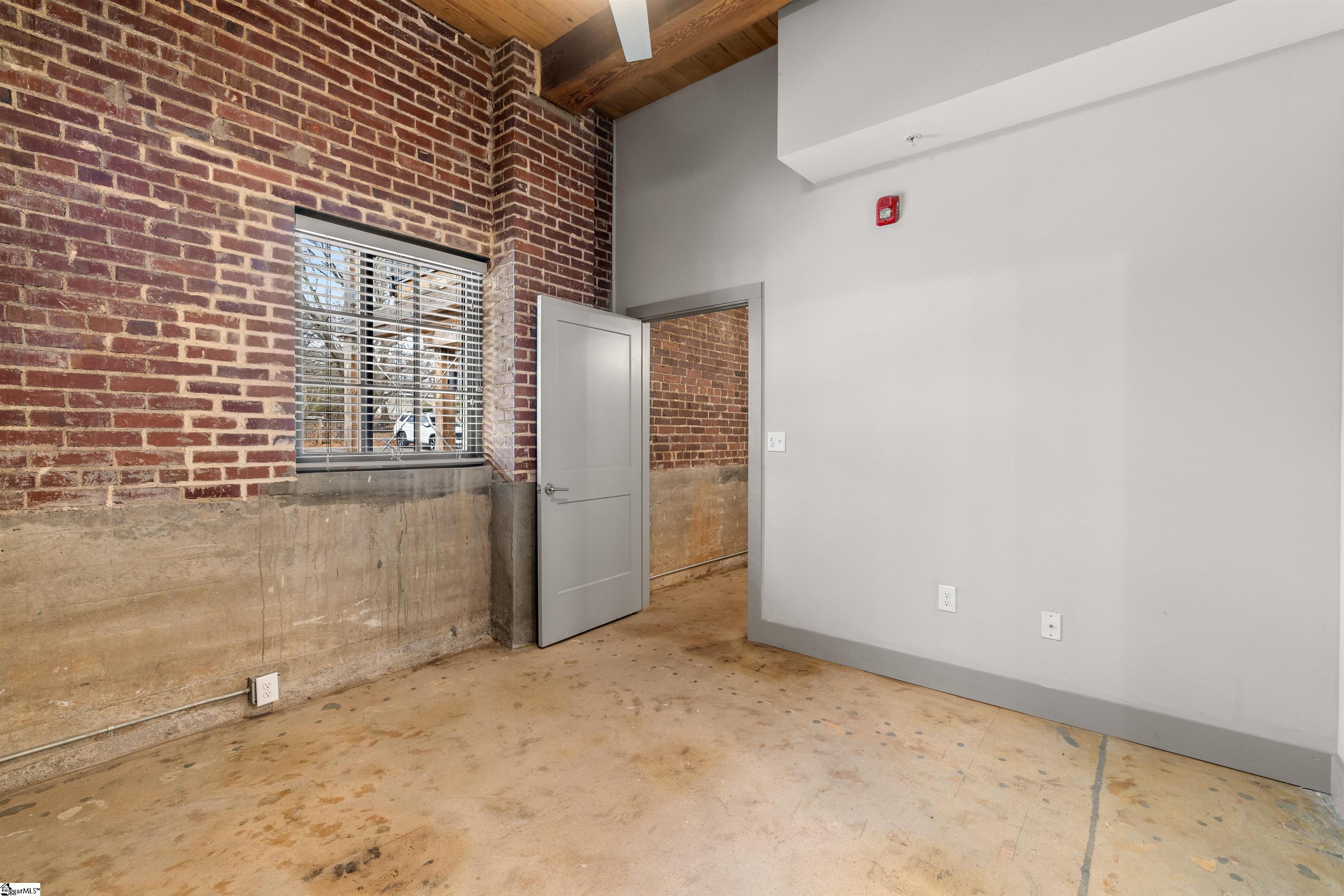806 Green Avenue Property Photo 17