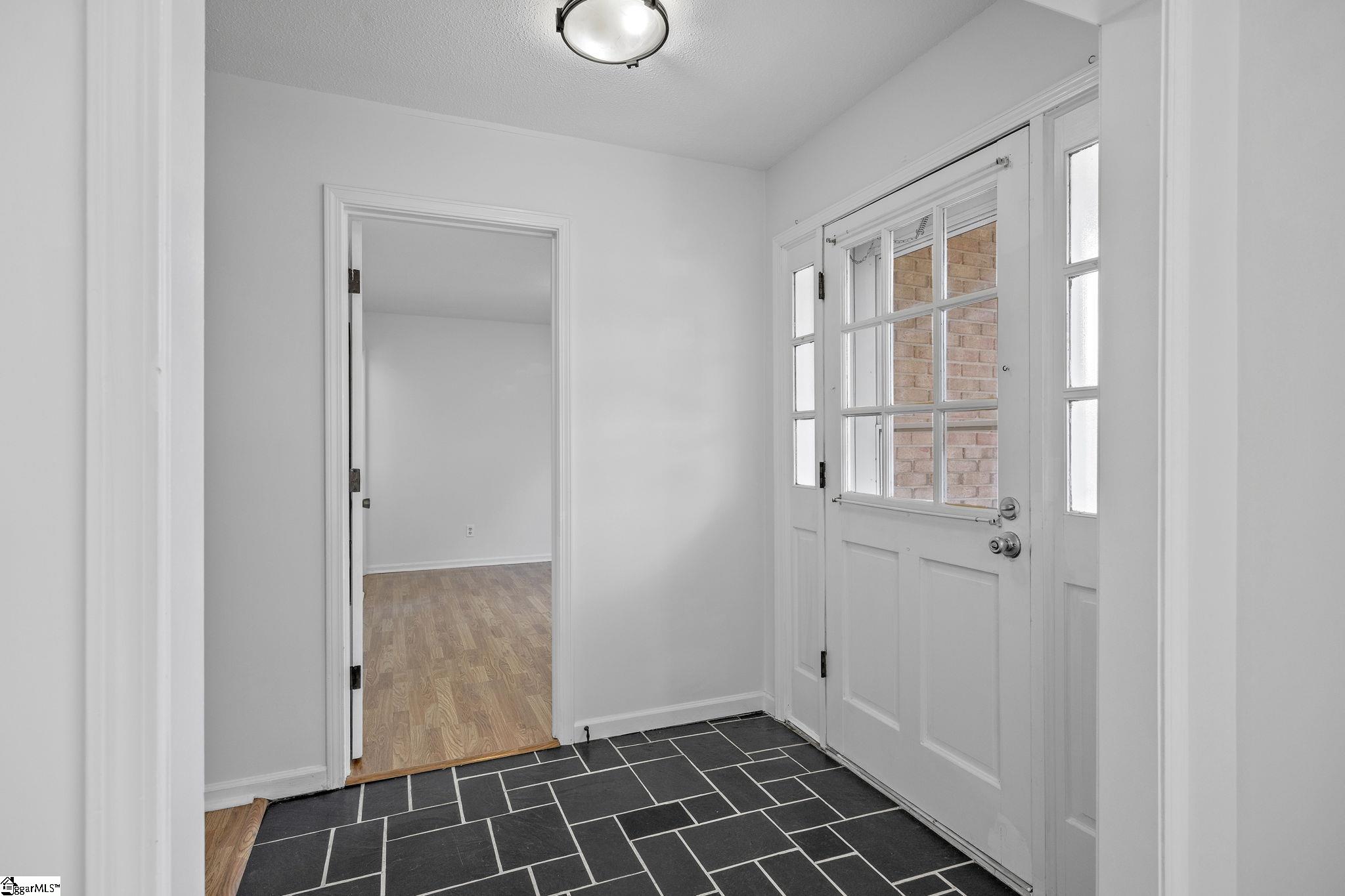 1305 Summers Drive Property Photo 6