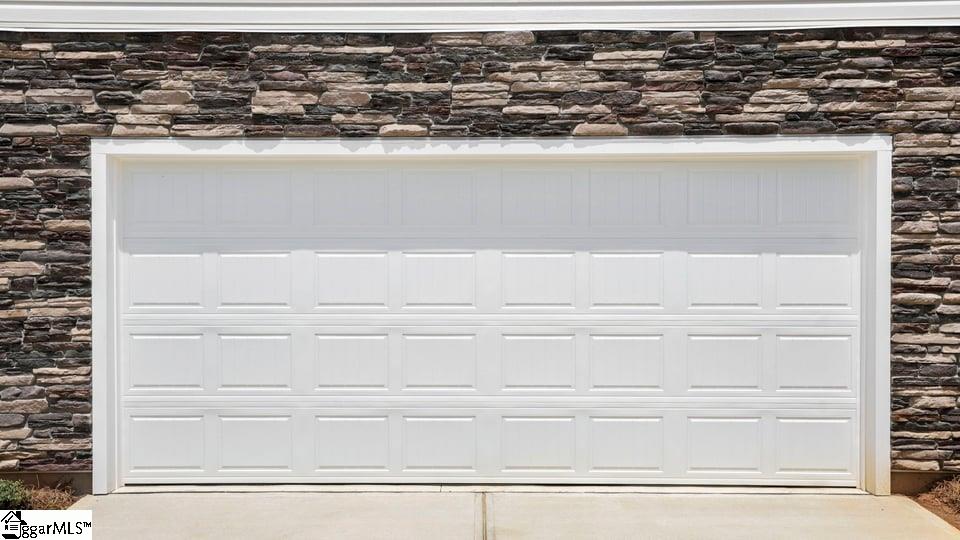38 Archstone Way Property Photo 3