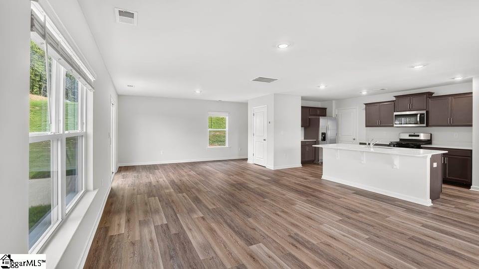 38 Archstone Way Property Photo 8