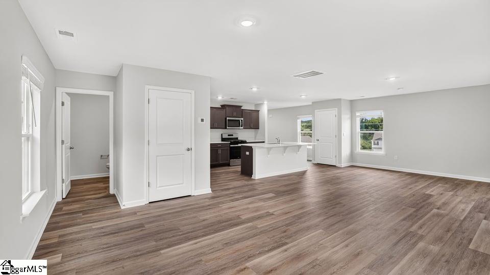 38 Archstone Way Property Photo 9