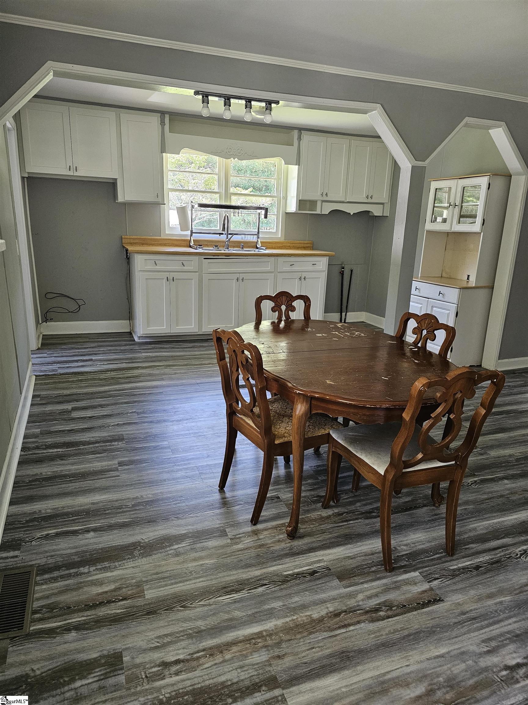 856 Beltline Road Property Photo 13