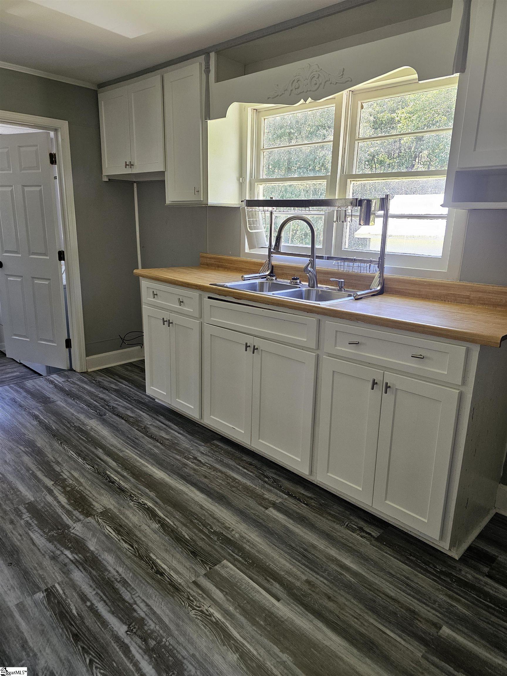 856 Beltline Road Property Photo 14