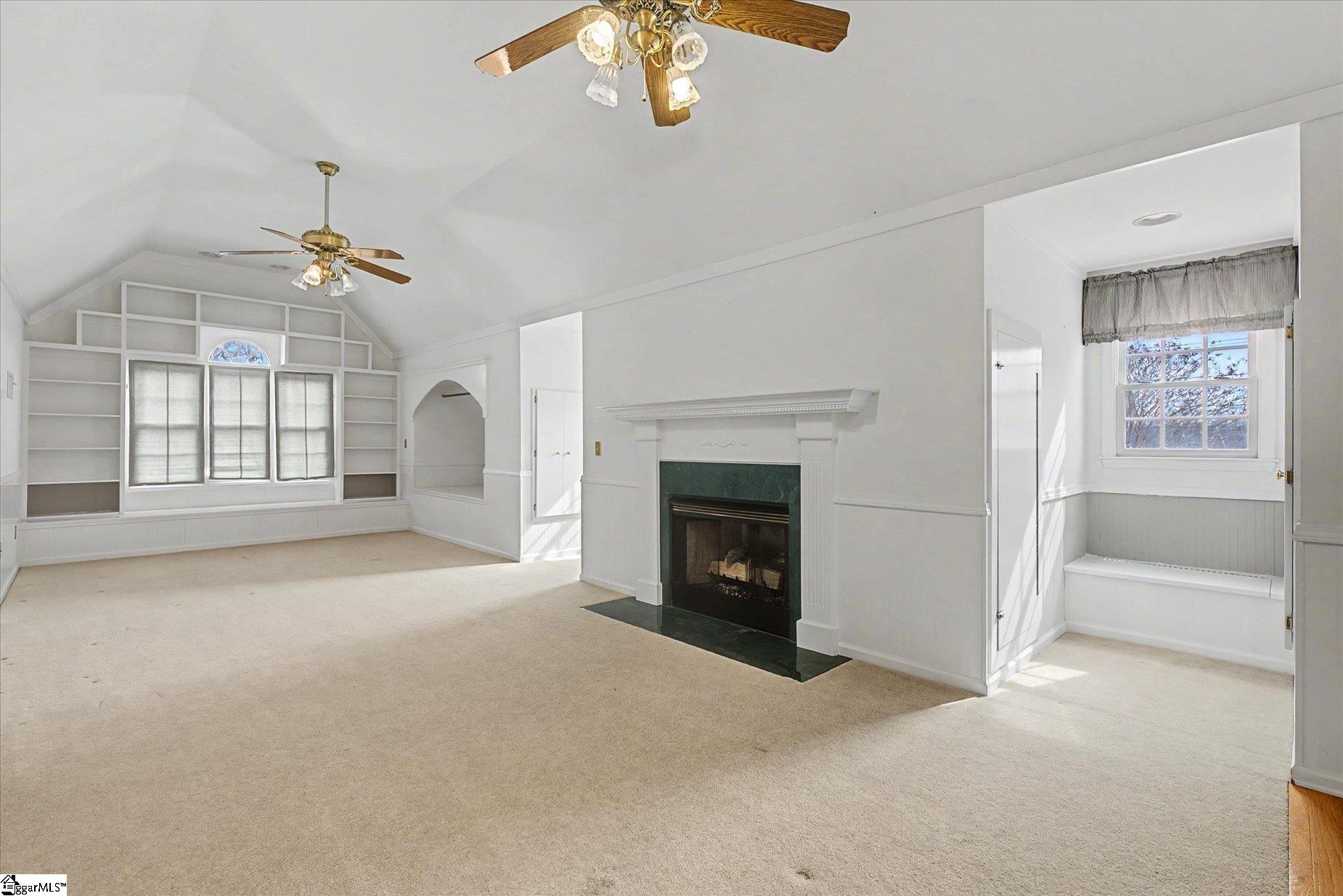 302 W Hampton Avenue Property Photo 3
