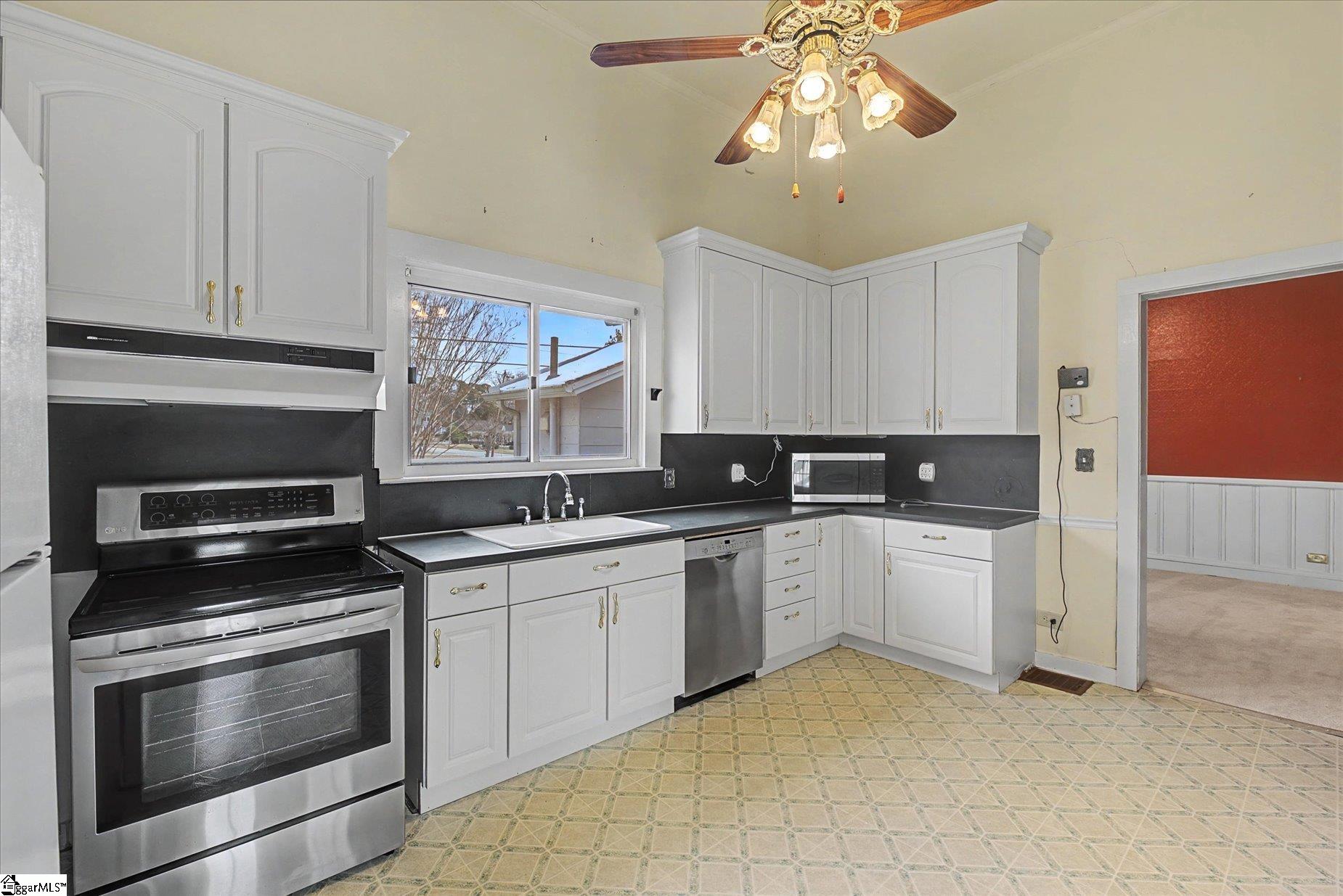 302 W Hampton Avenue Property Photo 25